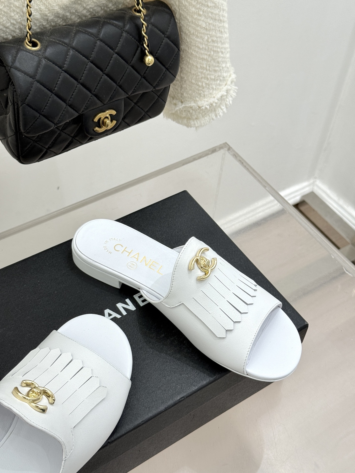 CHANE*｜小香经典双C书包扣流苏拖鞋把复古贵气与灵动慵懒揉得恰到好处经典菱格皮质细腻柔软标志性金属书