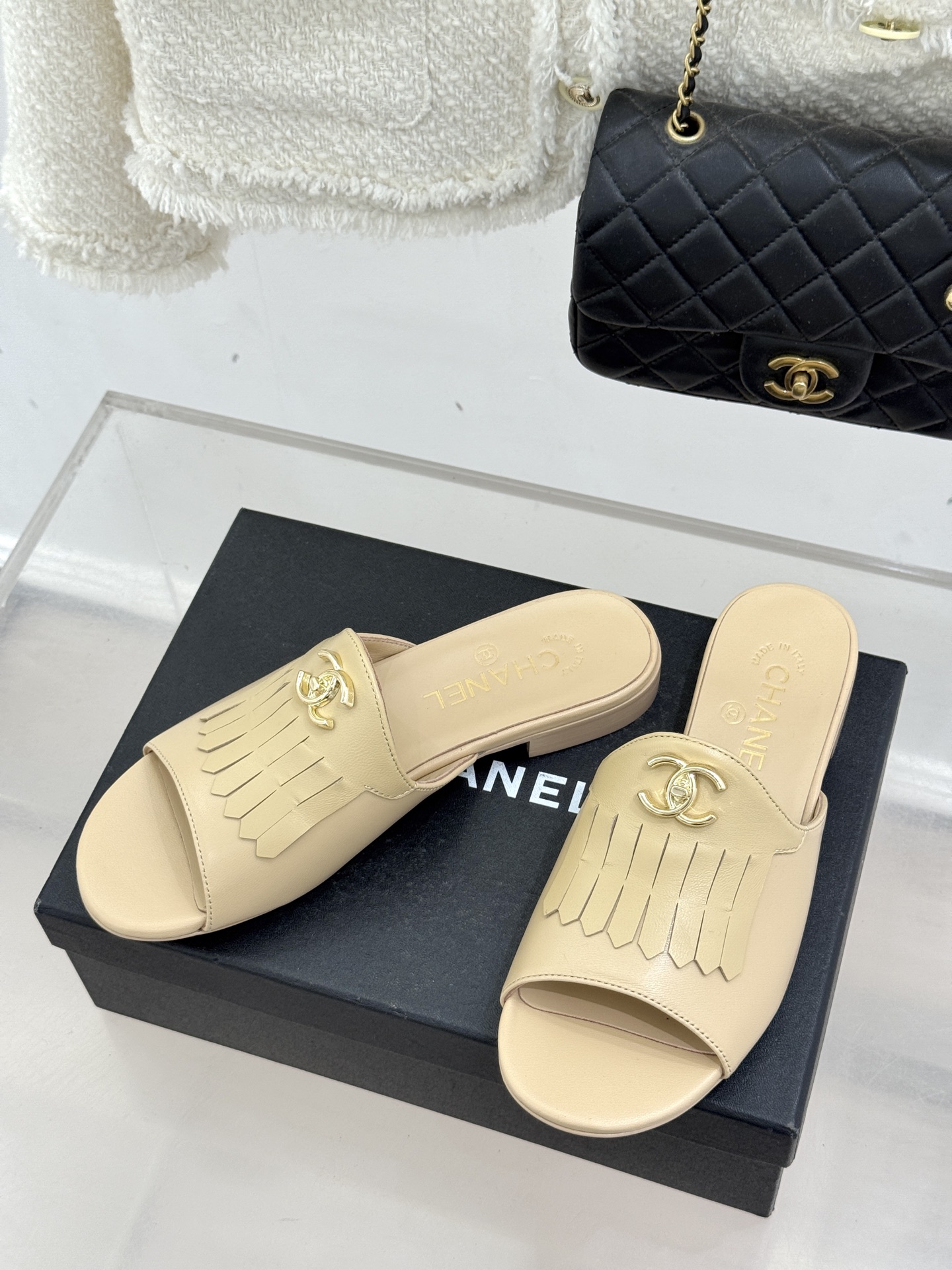 CHANE*｜小香经典双C书包扣流苏拖鞋把复古贵气与灵动慵懒揉得恰到好处经典菱格皮质细腻柔软标志性金属书