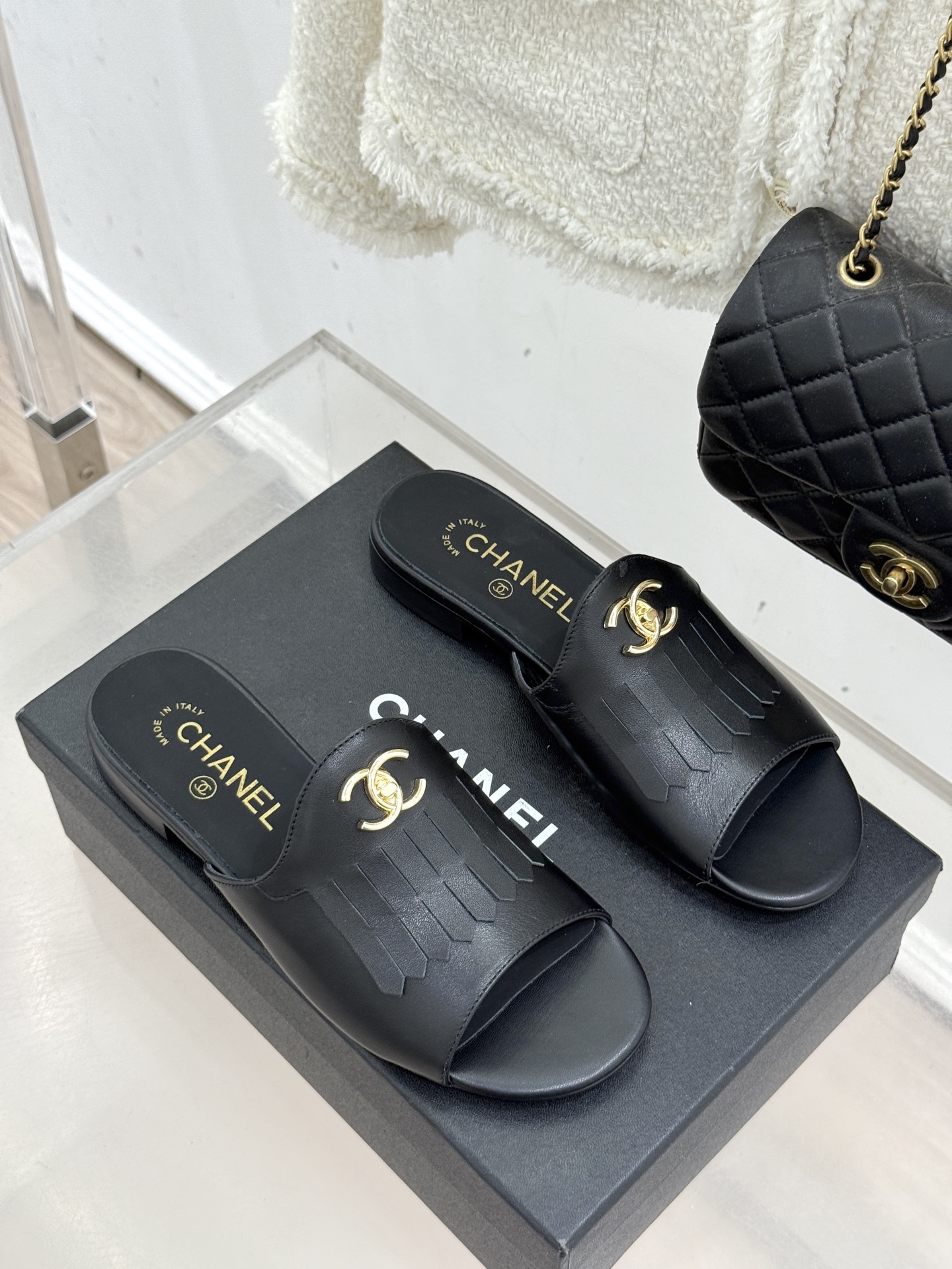 CHANE*｜小香经典双C书包扣流苏拖鞋把复古贵气与灵动慵懒揉得恰到好处经典菱格皮质细腻柔软标志性金属书