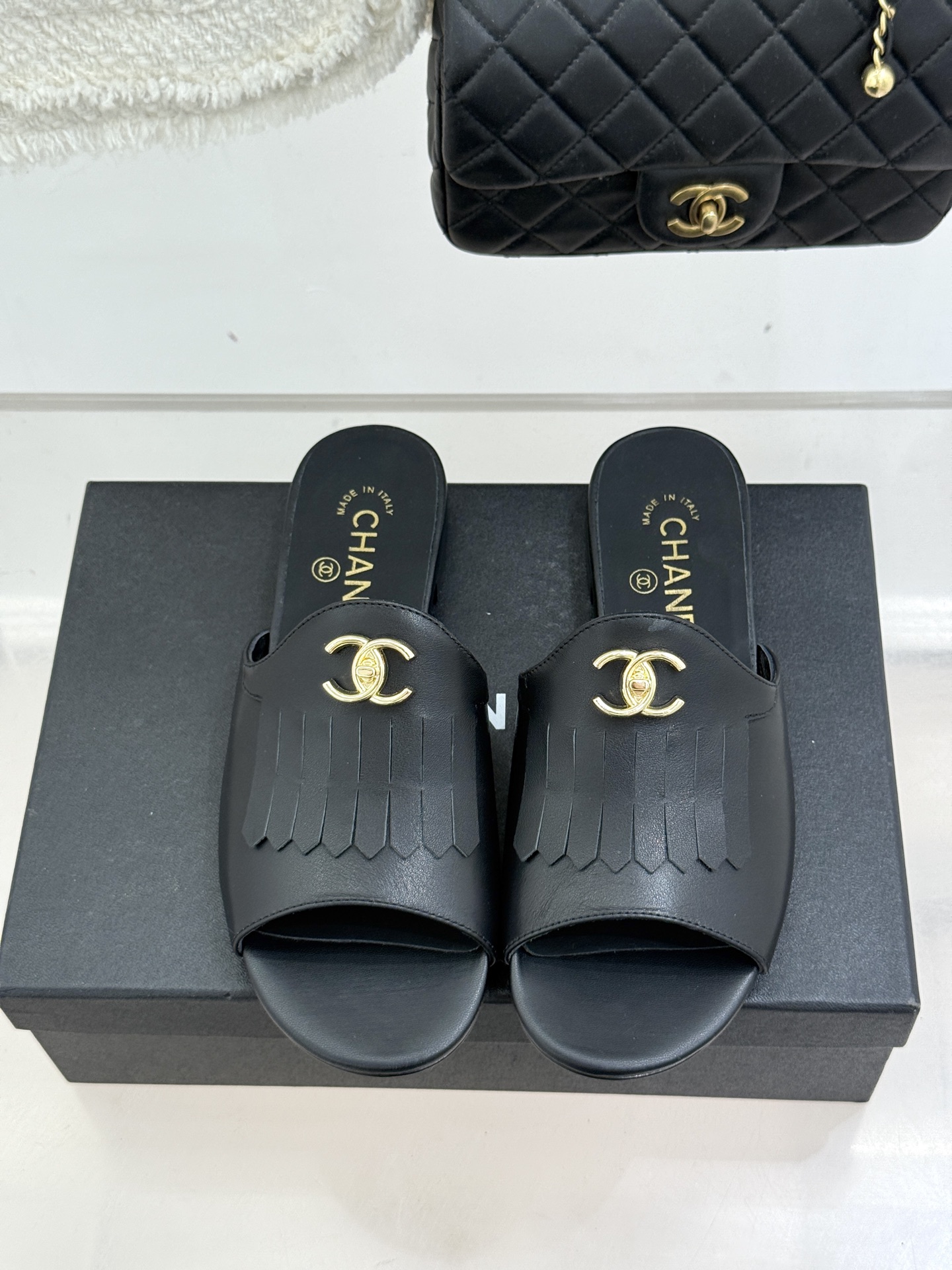 CHANE*｜小香经典双C书包扣流苏拖鞋把复古贵气与灵动慵懒揉得恰到好处经典菱格皮质细腻柔软标志性金属书