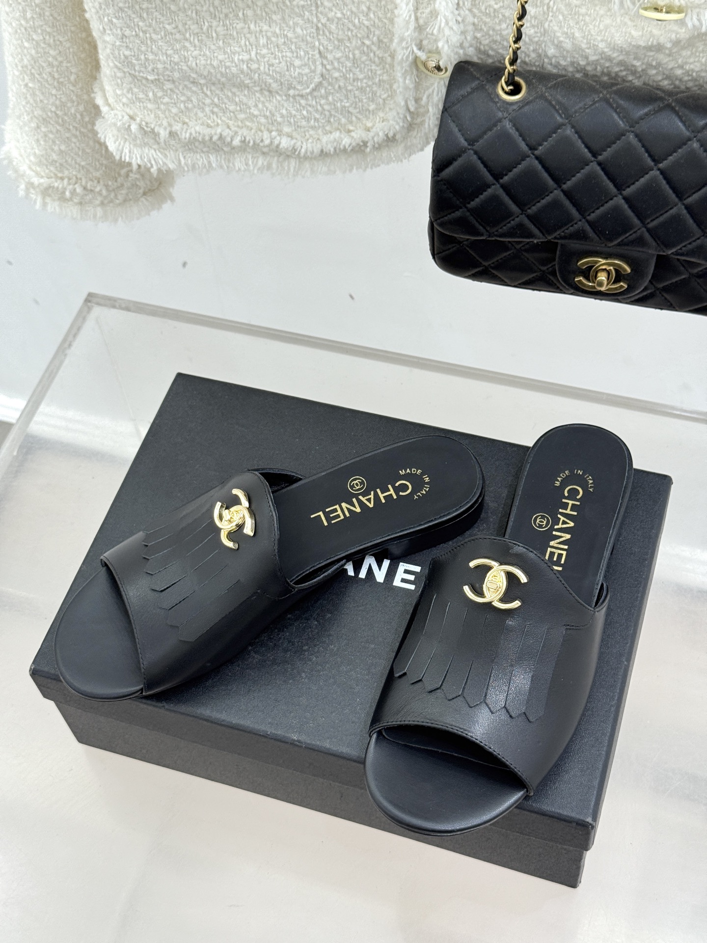 CHANE*｜小香经典双C书包扣流苏拖鞋把复古贵气与灵动慵懒揉得恰到好处经典菱格皮质细腻柔软标志性金属书