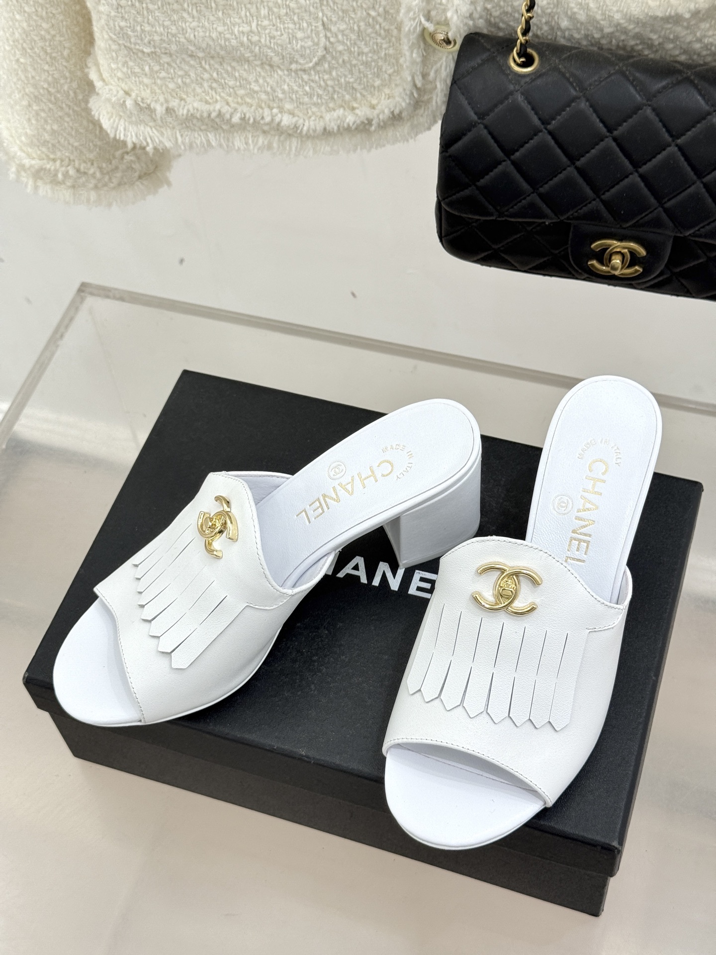 CHANE*｜小香经典双C书包扣流苏拖鞋把复古贵气与灵动慵懒揉得恰到好处经典菱格皮质细腻柔软标志性金属书