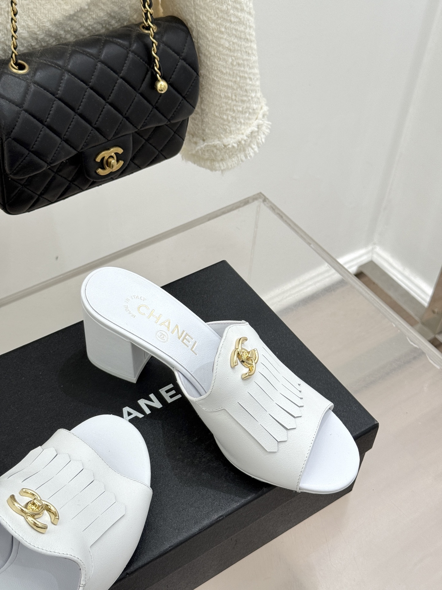 CHANE*｜小香经典双C书包扣流苏拖鞋把复古贵气与灵动慵懒揉得恰到好处经典菱格皮质细腻柔软标志性金属书