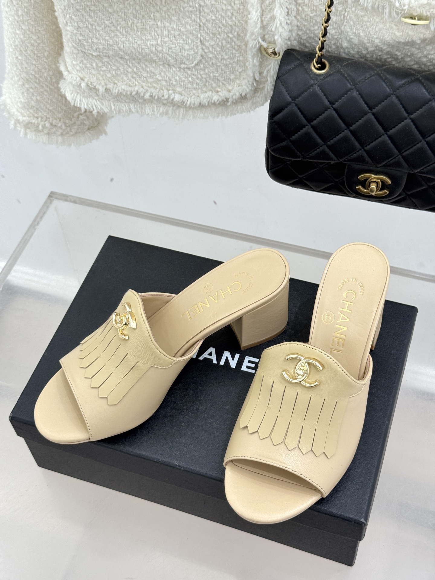 CHANE*｜小香经典双C书包扣流苏拖鞋把复古贵气与灵动慵懒揉得恰到好处经典菱格皮质细腻柔软标志性金属书