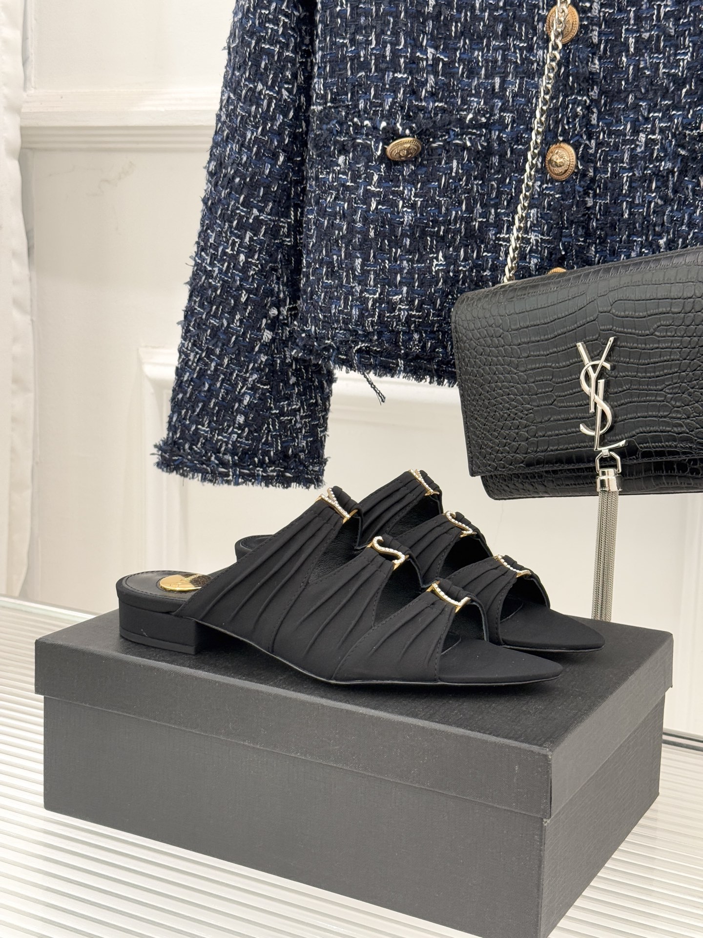 Saint Lauren*YSL圣罗兰26WF新品水钻扣性感真丝尖头平底高跟拖以重磅真丝的柔光碰撞水钻扣