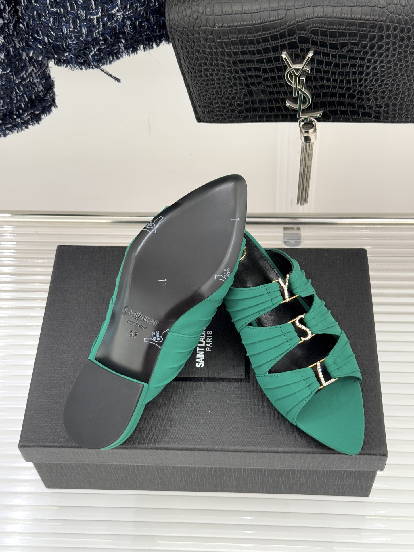 Saint Lauren*YSL圣罗兰26WF新品水钻扣性感真丝尖头平底高跟拖以重磅真丝的柔光碰撞水钻扣