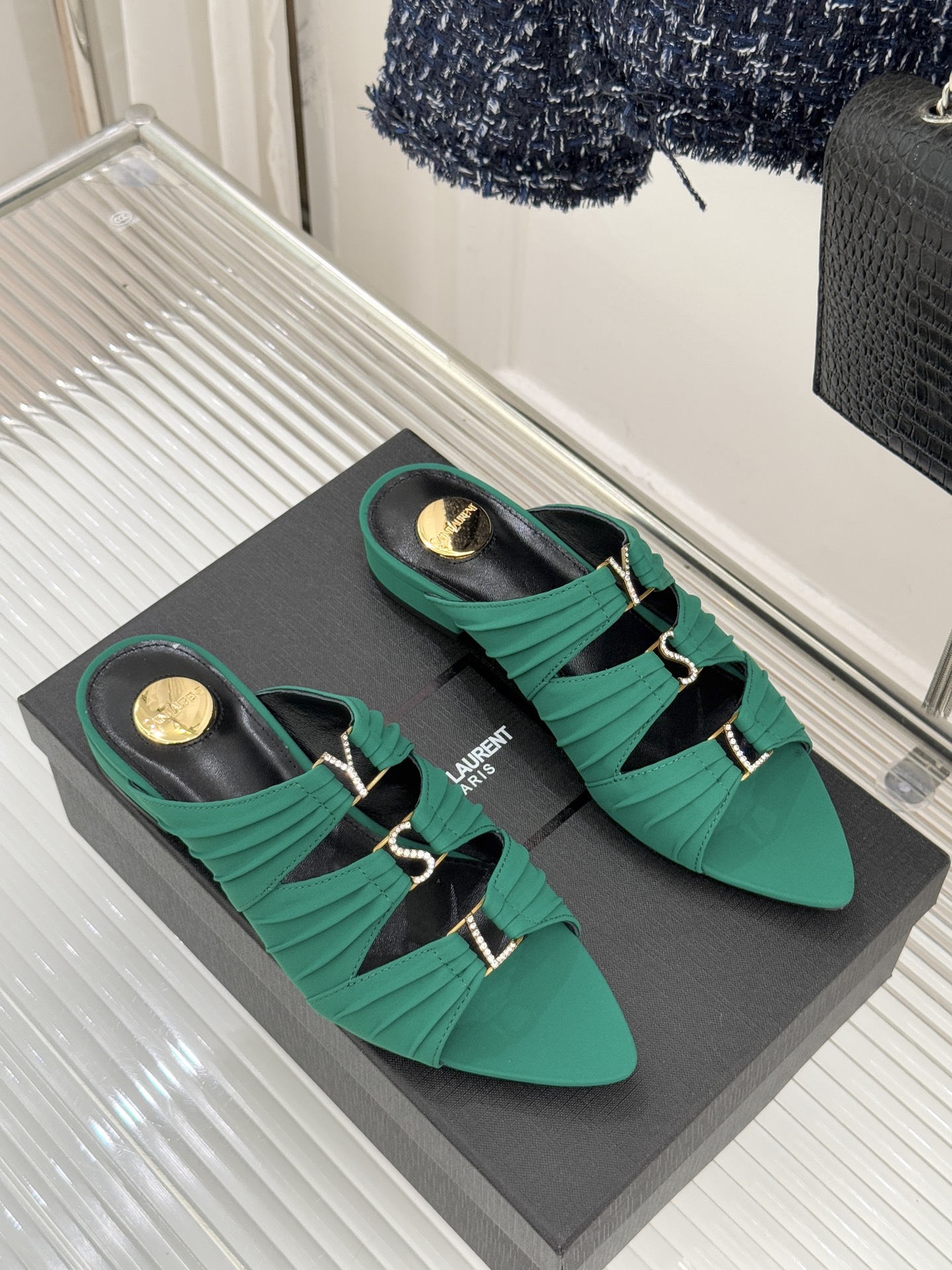 Saint Lauren*YSL圣罗兰26WF新品水钻扣性感真丝尖头平底高跟拖以重磅真丝的柔光碰撞水钻扣