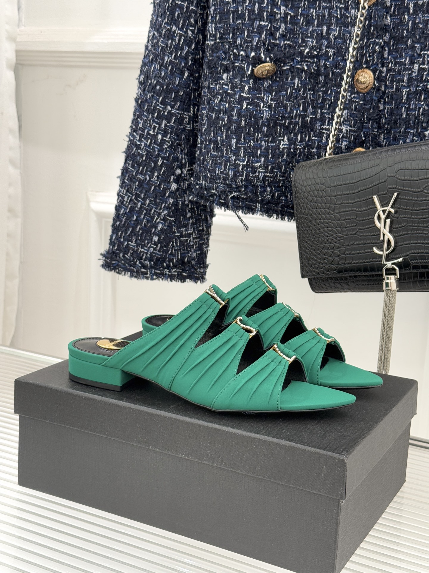 Saint Lauren*YSL圣罗兰26WF新品水钻扣性感真丝尖头平底高跟拖以重磅真丝的柔光碰撞水钻扣