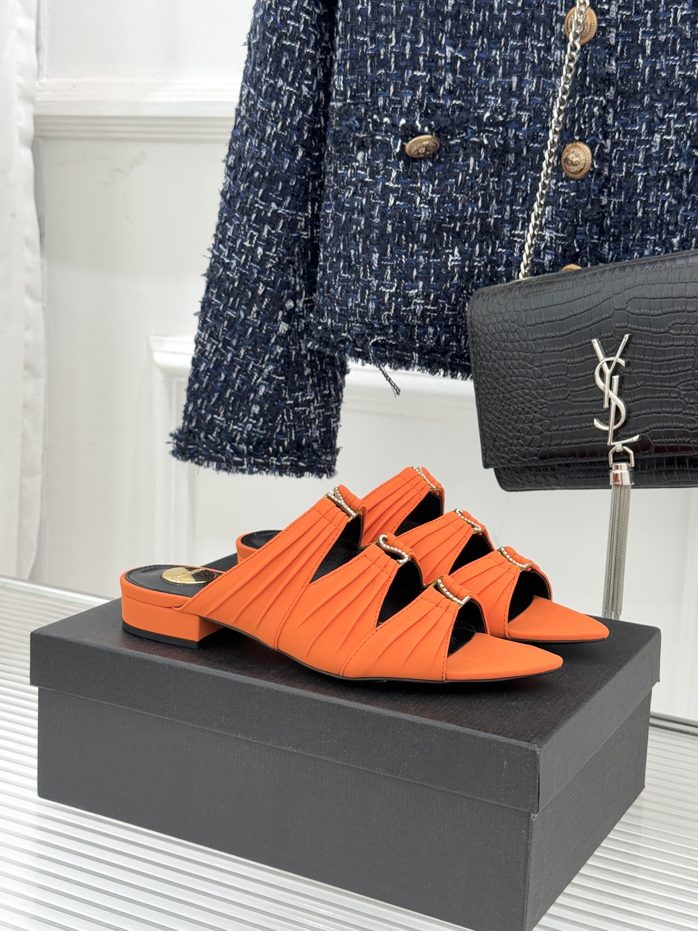 Saint Lauren*YSL圣罗兰26WF新品水钻扣性感真丝尖头平底高跟拖以重磅真丝的柔光碰撞水钻扣