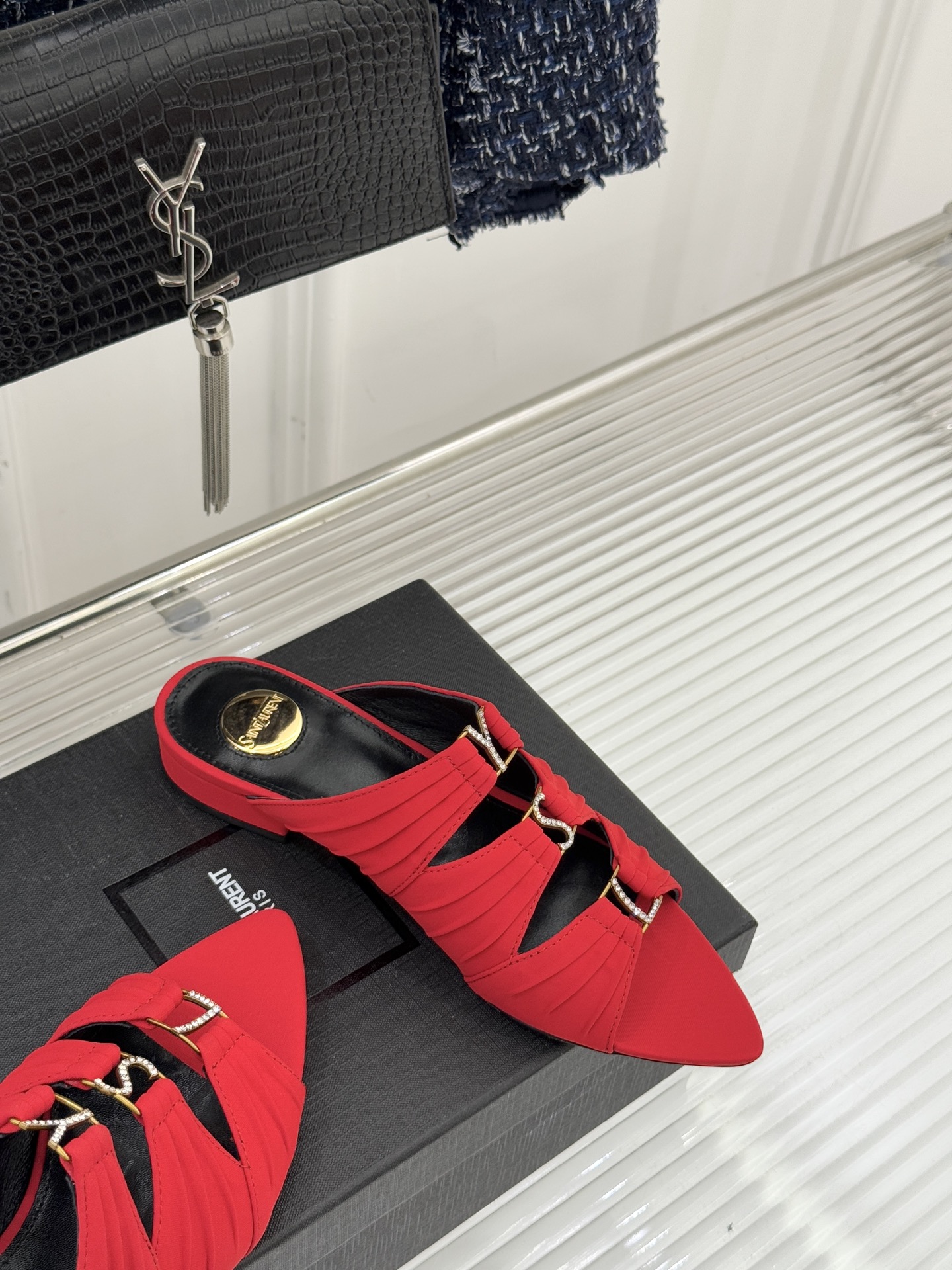 Saint Lauren*YSL圣罗兰26WF新品水钻扣性感真丝尖头平底高跟拖以重磅真丝的柔光碰撞水钻扣