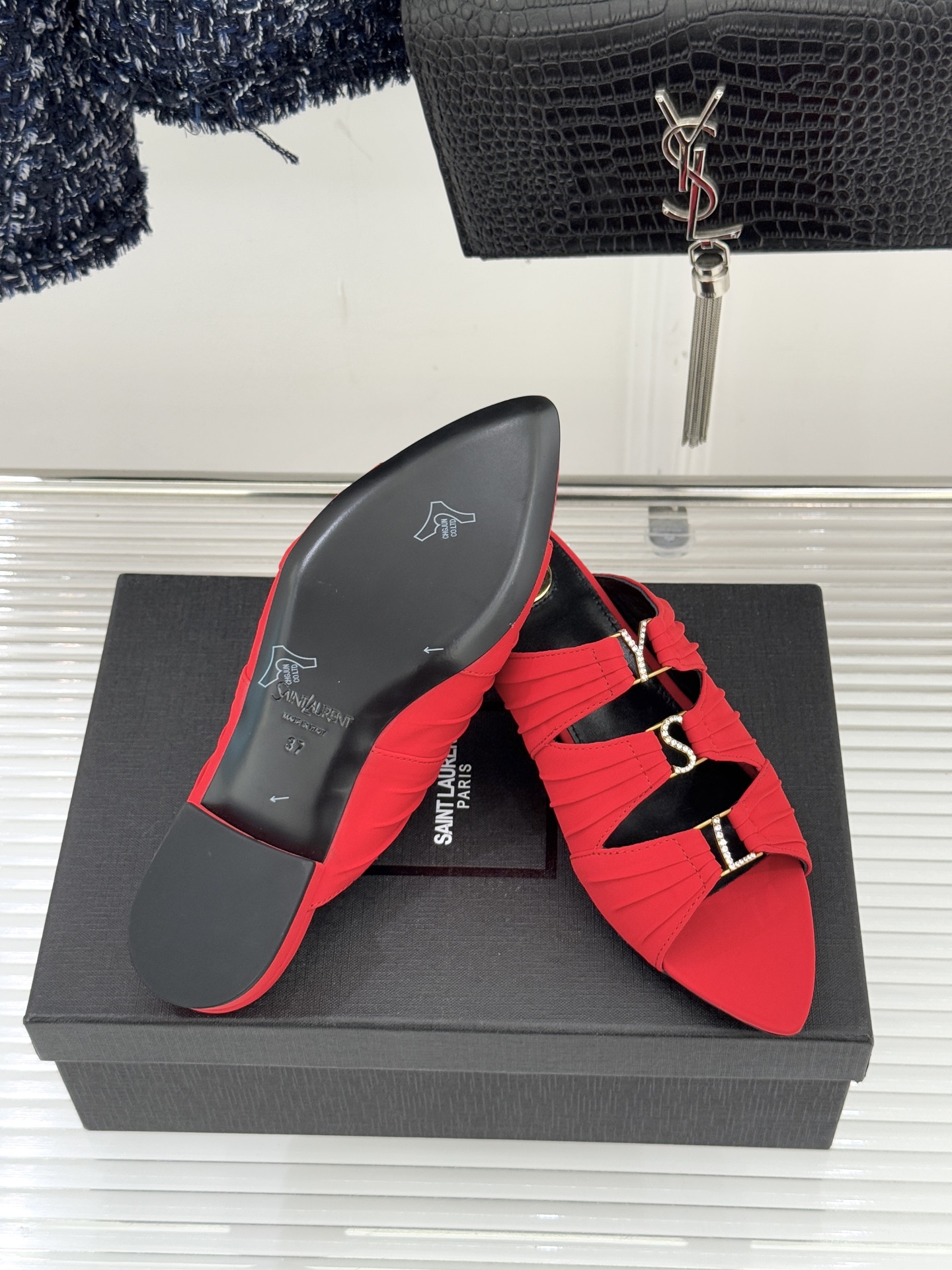 Saint Lauren*YSL圣罗兰26WF新品水钻扣性感真丝尖头平底高跟拖以重磅真丝的柔光碰撞水钻扣
