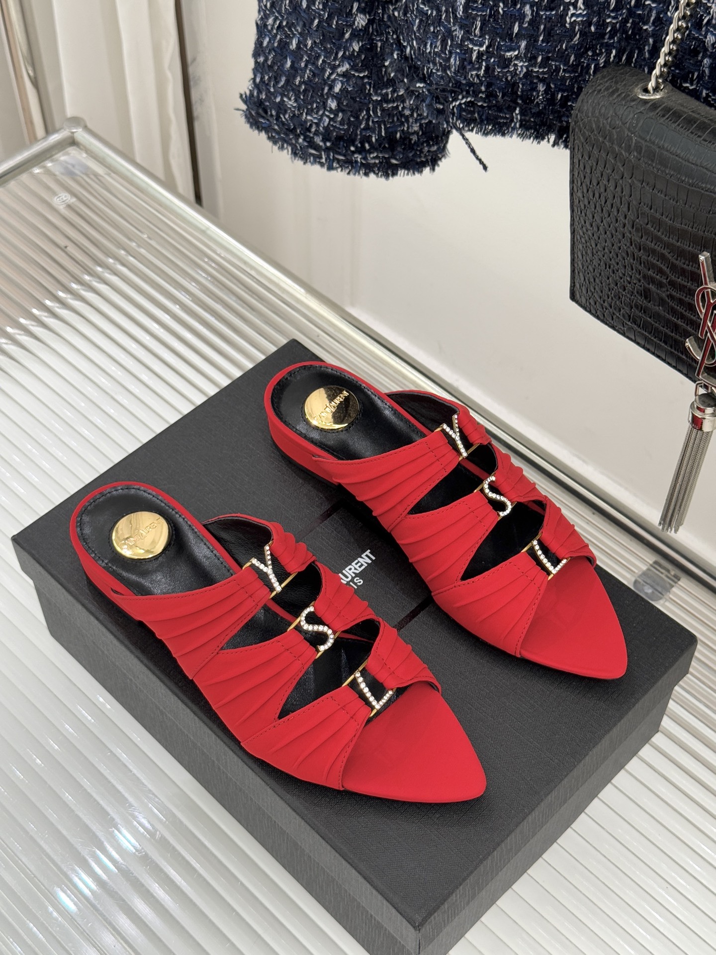 Saint Lauren*YSL圣罗兰26WF新品水钻扣性感真丝尖头平底高跟拖以重磅真丝的柔光碰撞水钻扣