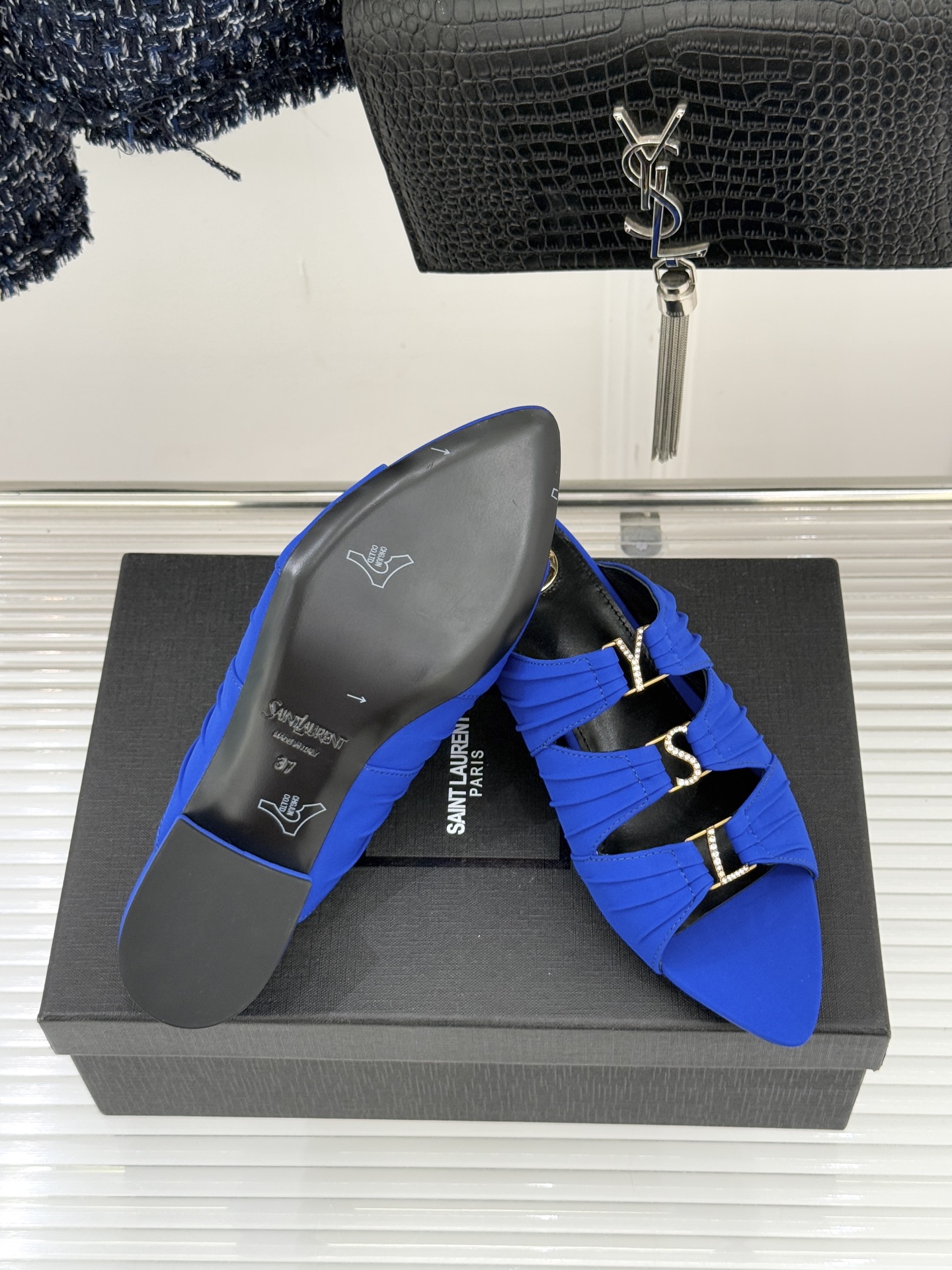 Saint Lauren*YSL圣罗兰26WF新品水钻扣性感真丝尖头平底高跟拖以重磅真丝的柔光碰撞水钻扣