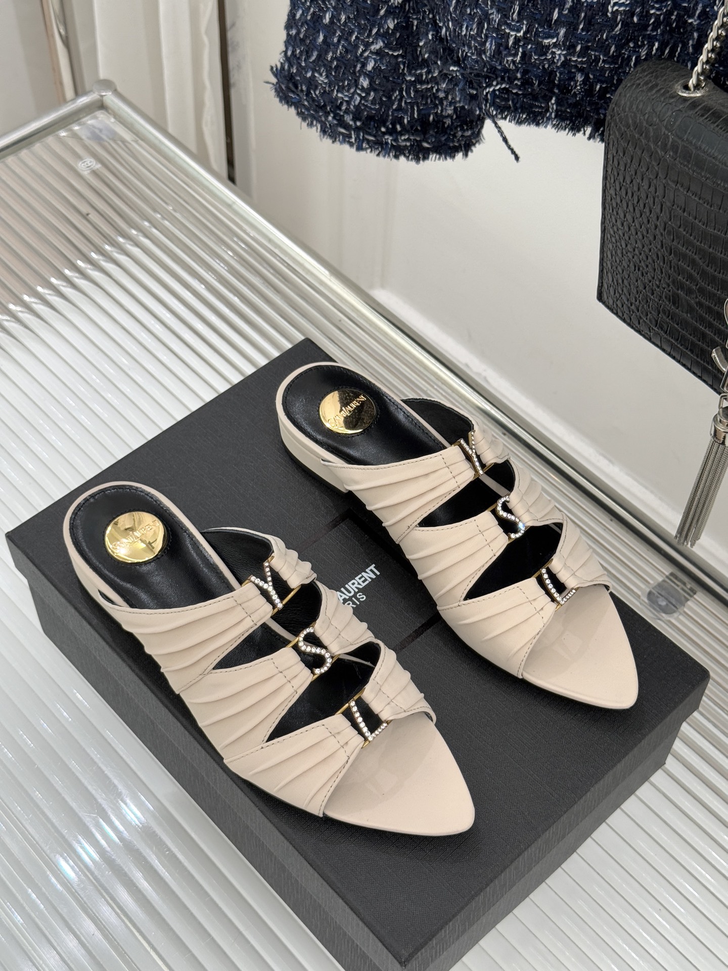 Saint Lauren*YSL圣罗兰26WF新品水钻扣性感真丝尖头平底高跟拖以重磅真丝的柔光碰撞水钻扣