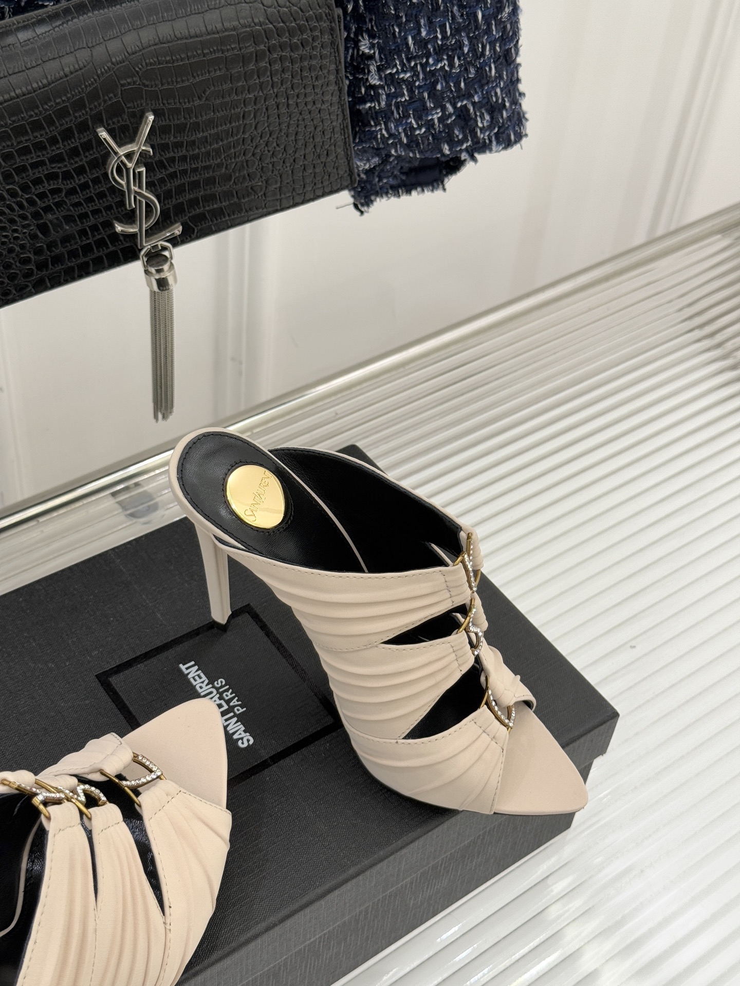 Saint Lauren*YSL圣罗兰26WF新品水钻扣性感真丝尖头平底高跟拖以重磅真丝的柔光碰撞水钻扣