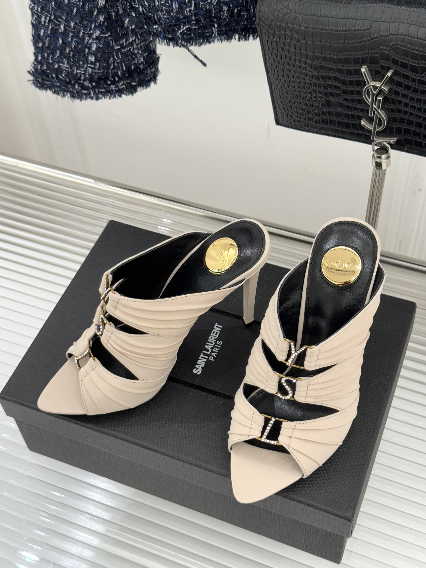 Saint Lauren*YSL圣罗兰26WF新品水钻扣性感真丝尖头平底高跟拖以重磅真丝的柔光碰撞水钻扣