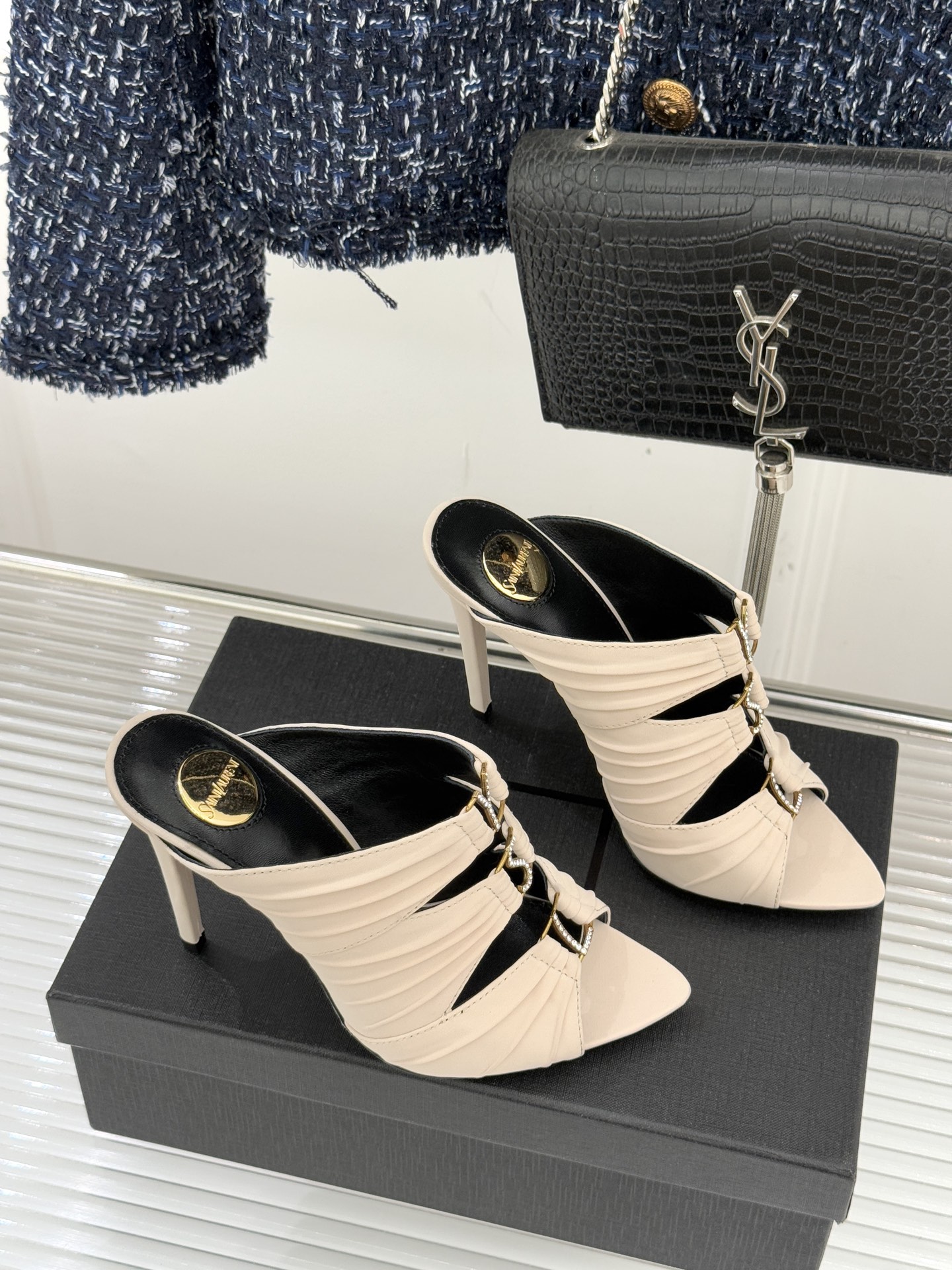 Saint Lauren*YSL圣罗兰26WF新品水钻扣性感真丝尖头平底高跟拖以重磅真丝的柔光碰撞水钻扣