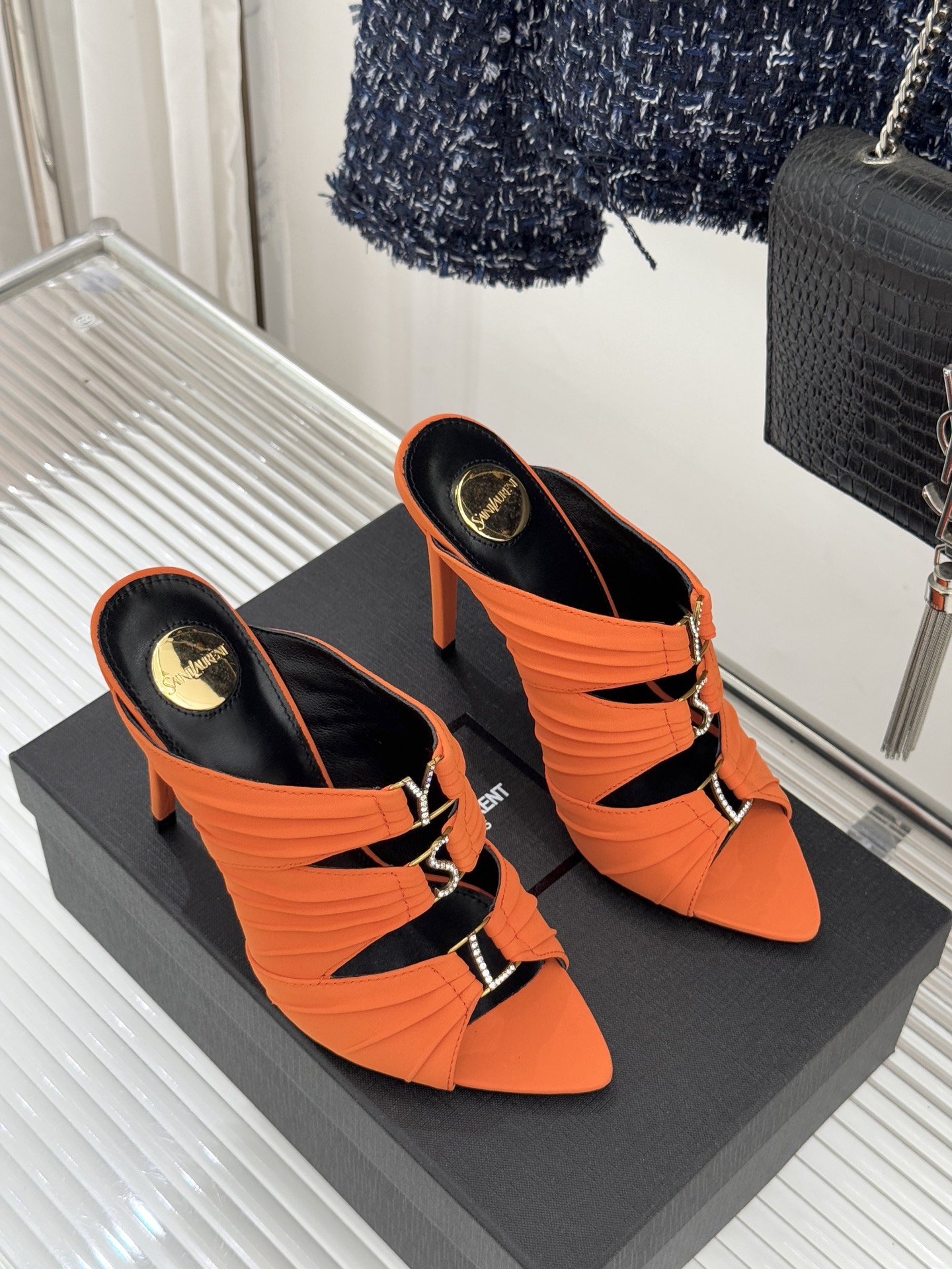 Saint Lauren*YSL圣罗兰26WF新品水钻扣性感真丝尖头平底高跟拖以重磅真丝的柔光碰撞水钻扣