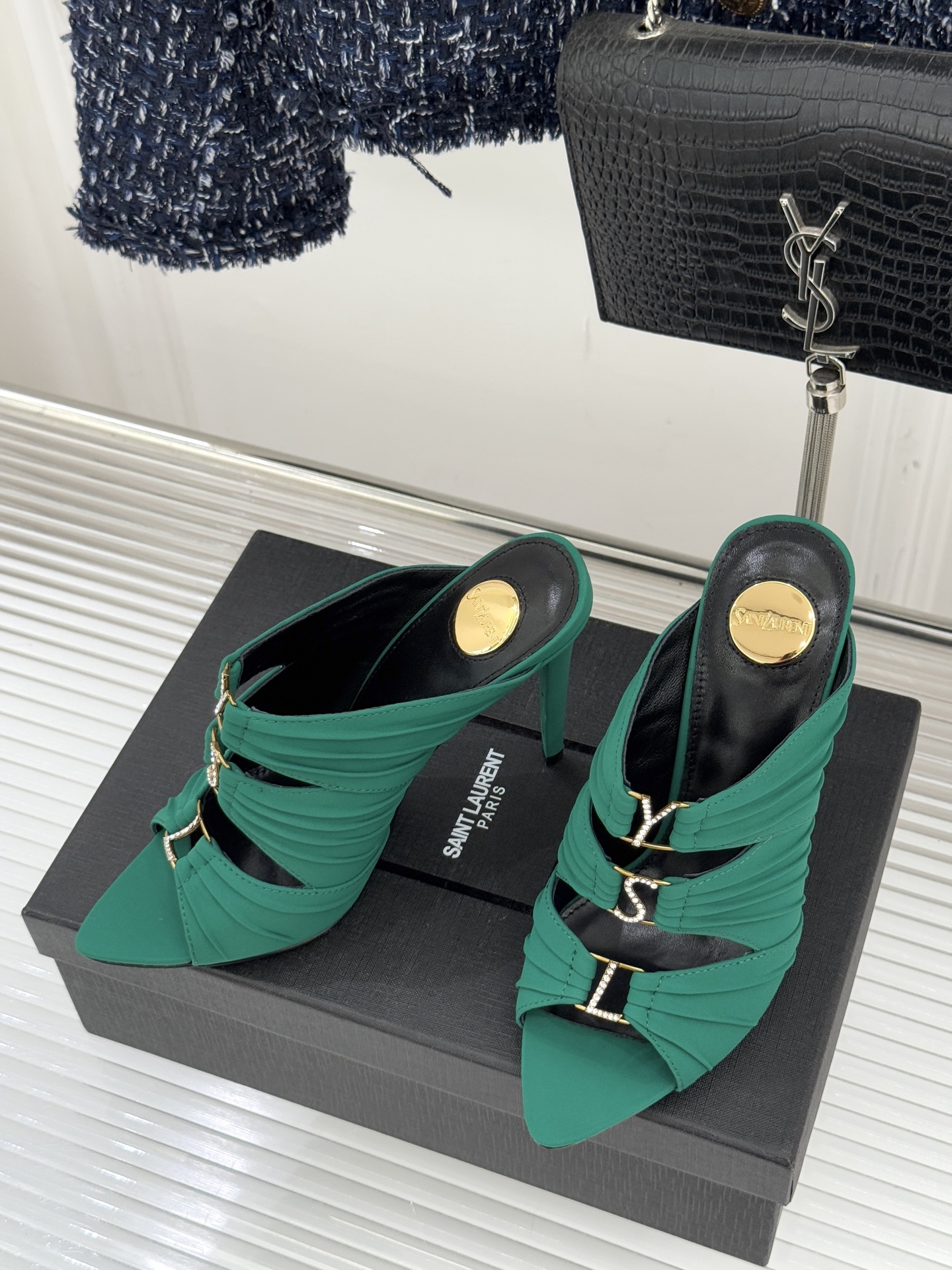 Saint Lauren*YSL圣罗兰26WF新品水钻扣性感真丝尖头平底高跟拖以重磅真丝的柔光碰撞水钻扣