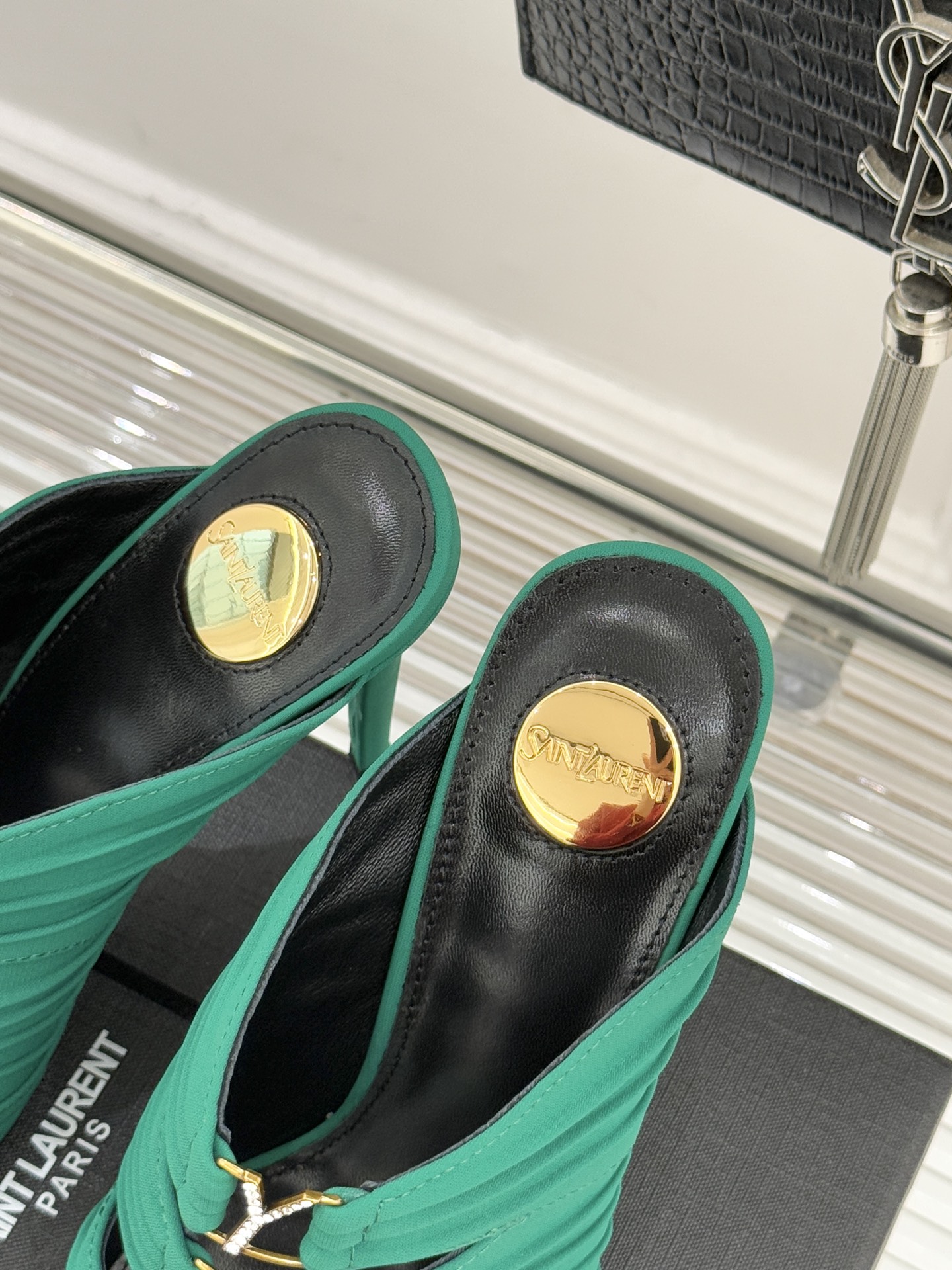 Saint Lauren*YSL圣罗兰26WF新品水钻扣性感真丝尖头平底高跟拖以重磅真丝的柔光碰撞水钻扣