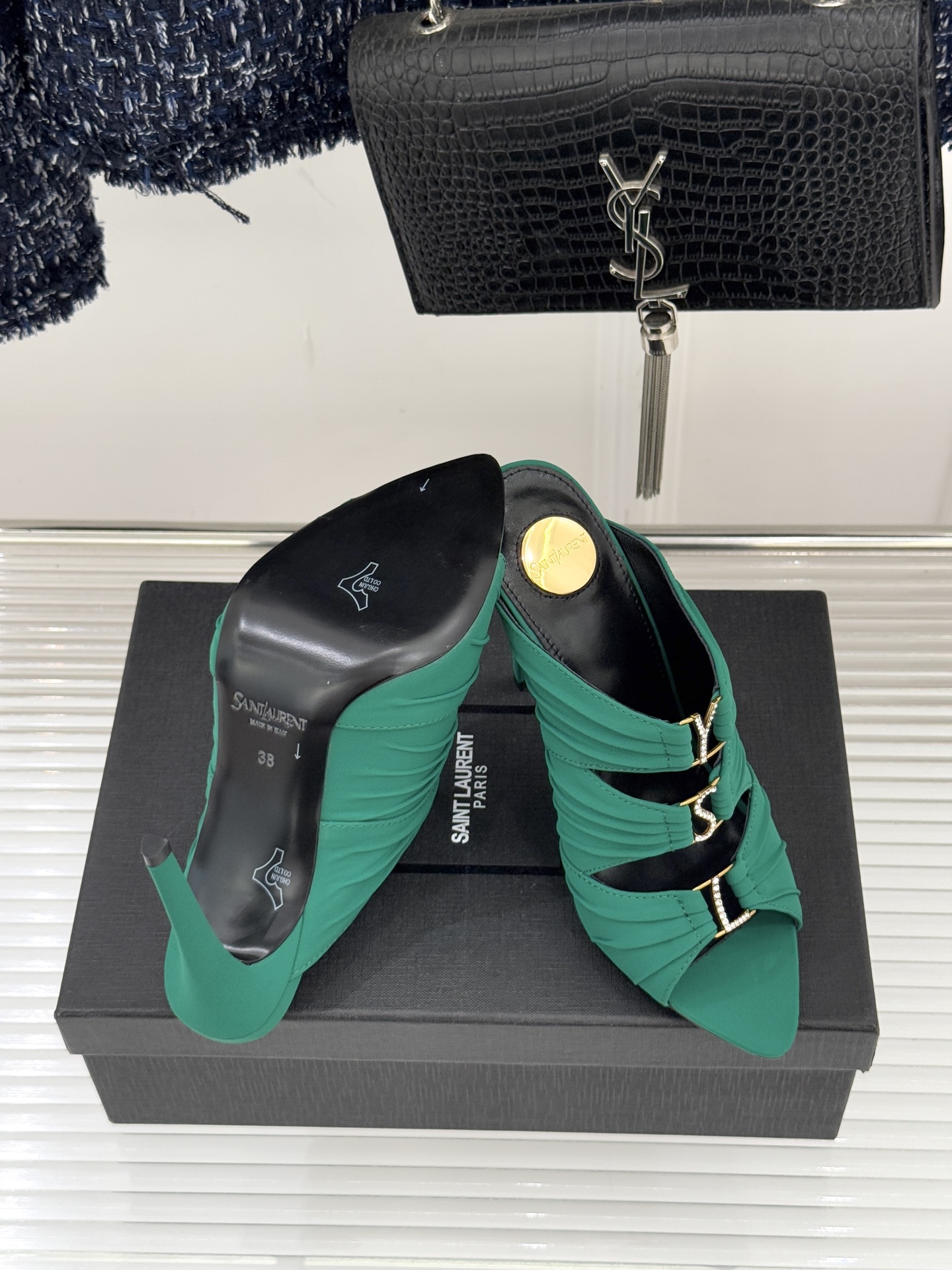 Saint Lauren*YSL圣罗兰26WF新品水钻扣性感真丝尖头平底高跟拖以重磅真丝的柔光碰撞水钻扣