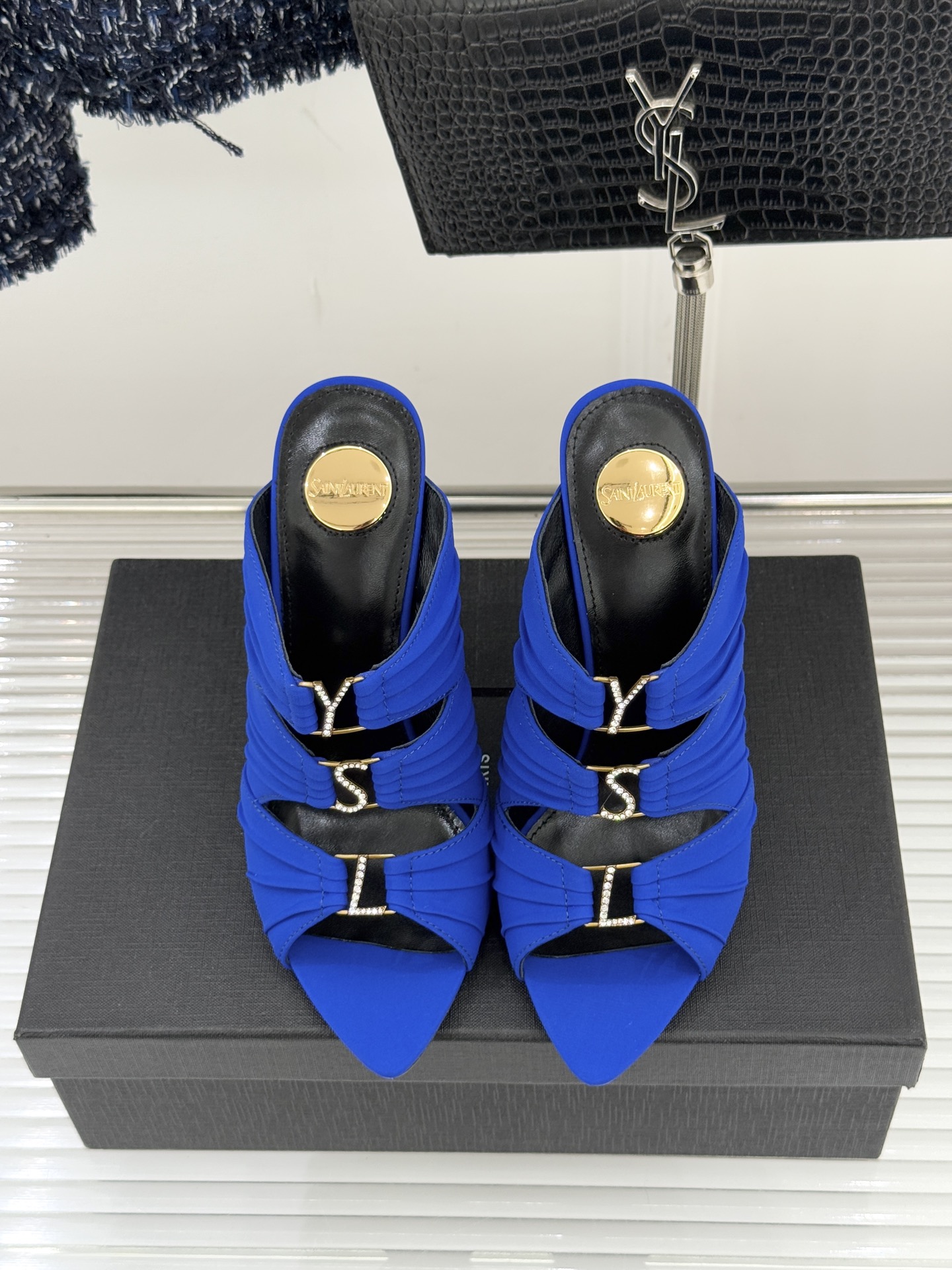 Saint Lauren*YSL圣罗兰26WF新品水钻扣性感真丝尖头平底高跟拖以重磅真丝的柔光碰撞水钻扣