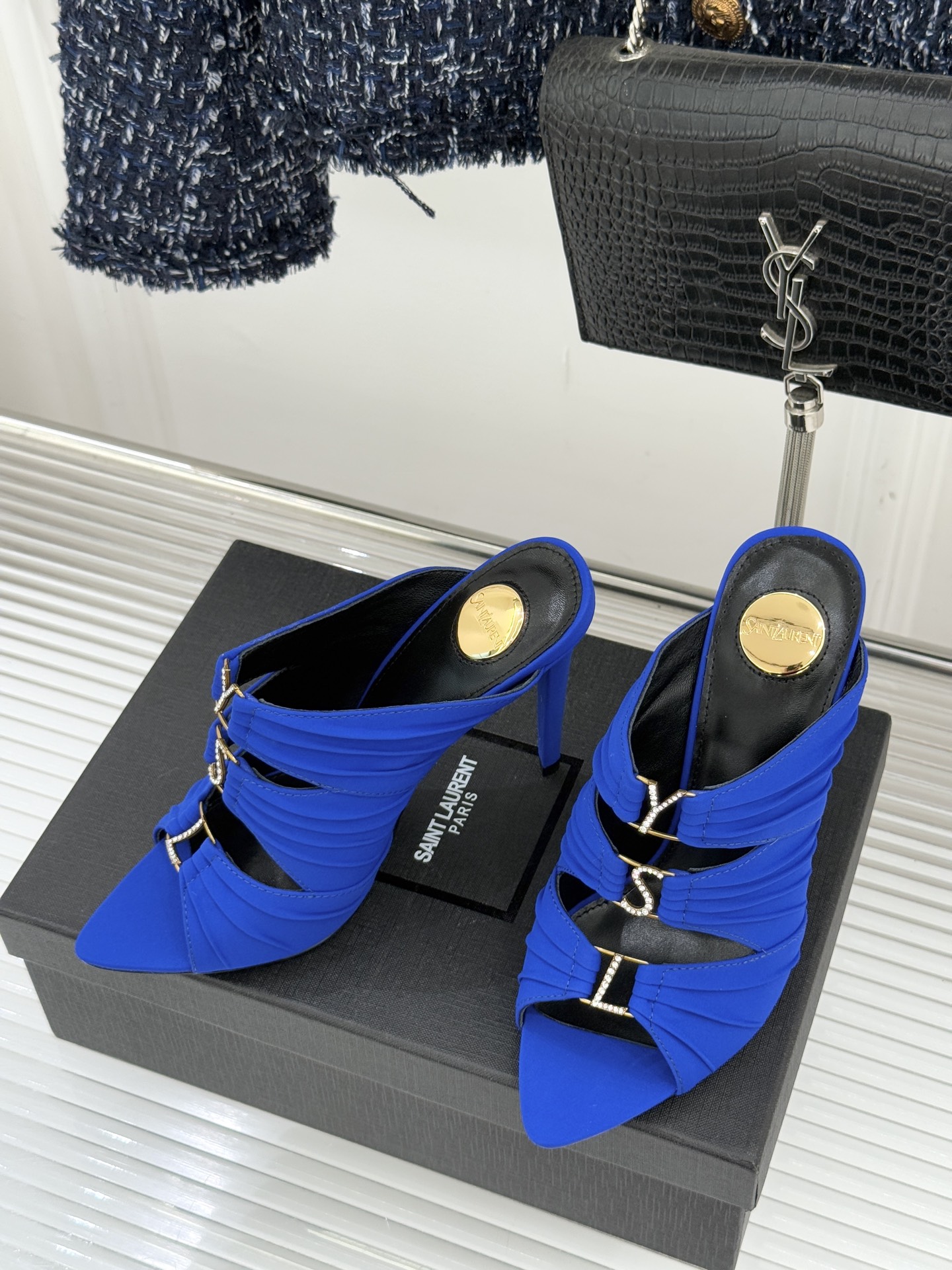 Saint Lauren*YSL圣罗兰26WF新品水钻扣性感真丝尖头平底高跟拖以重磅真丝的柔光碰撞水钻扣