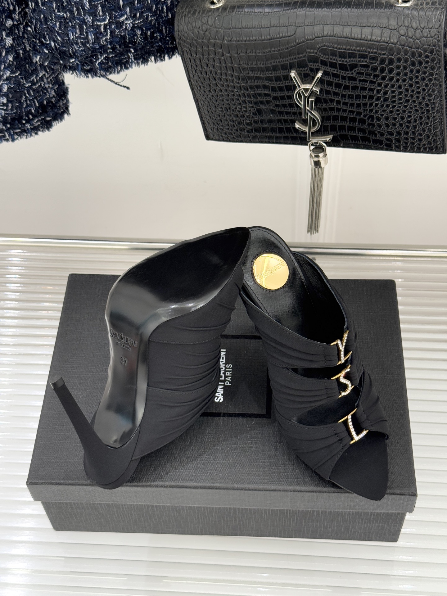 Saint Lauren*YSL圣罗兰26WF新品水钻扣性感真丝尖头平底高跟拖以重磅真丝的柔光碰撞水钻扣