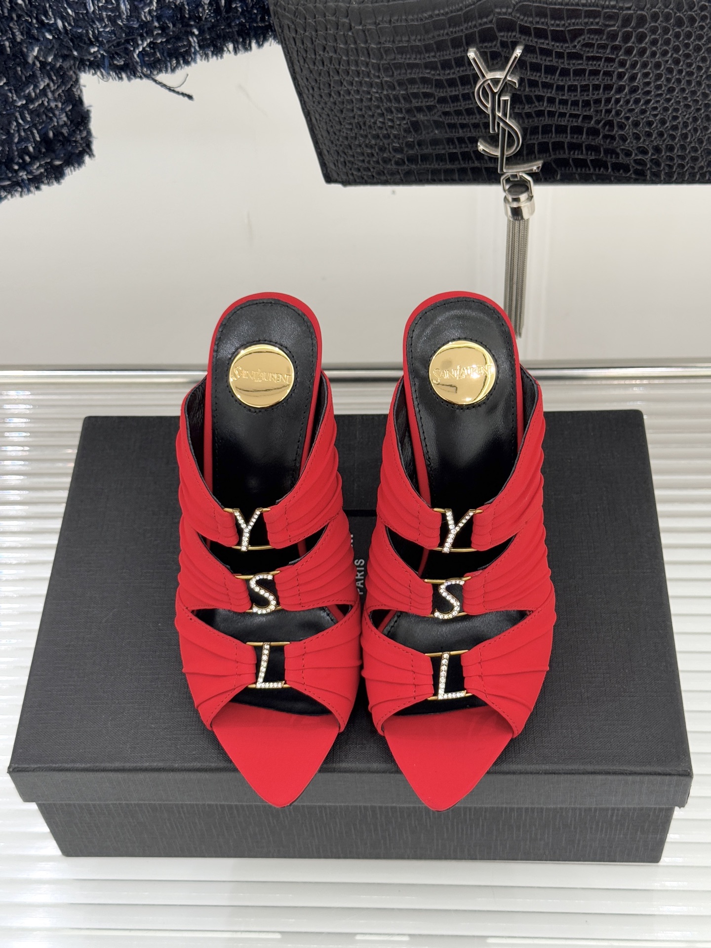 Saint Lauren*YSL圣罗兰26WF新品水钻扣性感真丝尖头平底高跟拖以重磅真丝的柔光碰撞水钻扣
