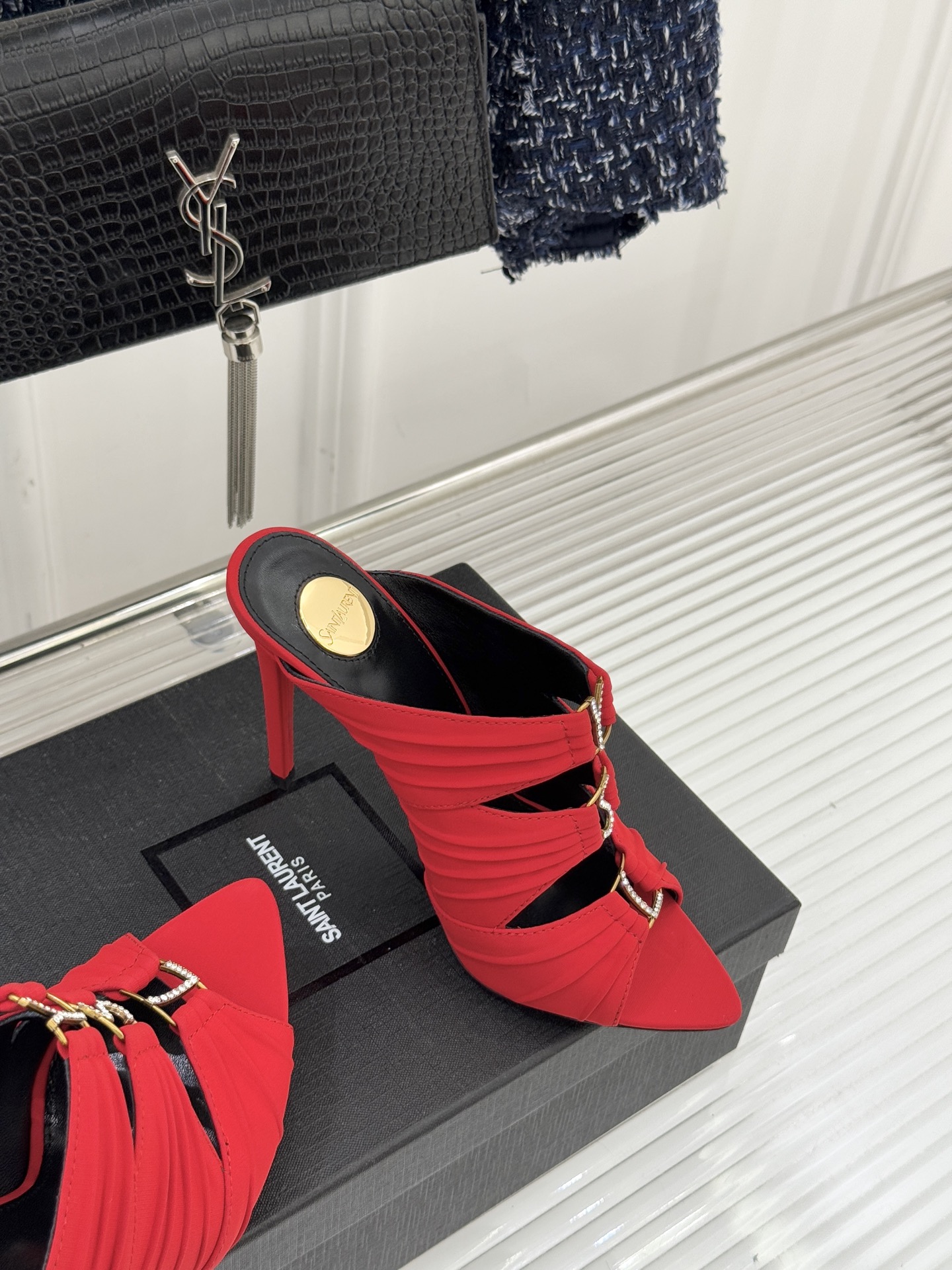 Saint Lauren*YSL圣罗兰26WF新品水钻扣性感真丝尖头平底高跟拖以重磅真丝的柔光碰撞水钻扣