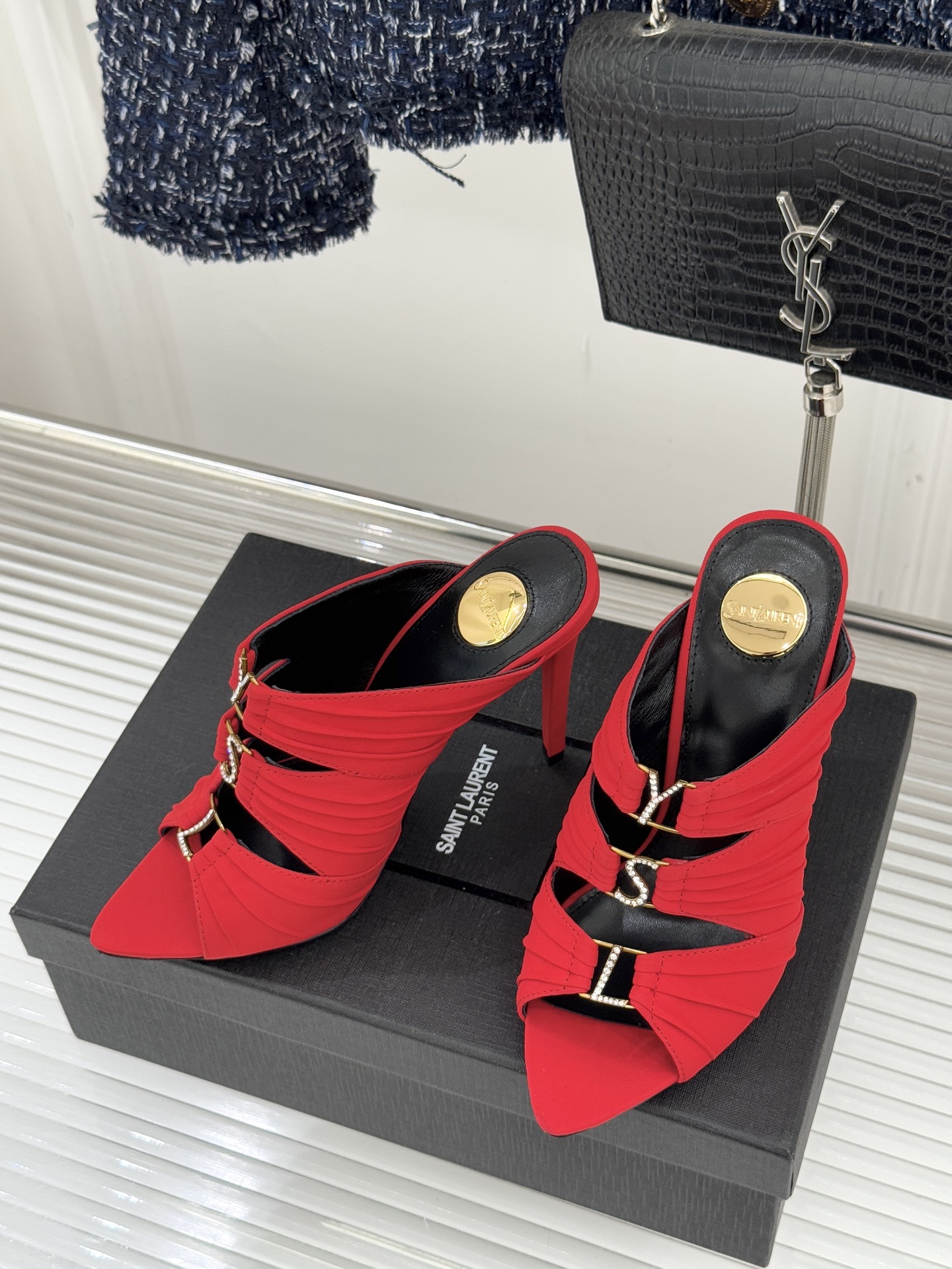 Saint Lauren*YSL圣罗兰26WF新品水钻扣性感真丝尖头平底高跟拖以重磅真丝的柔光碰撞水钻扣