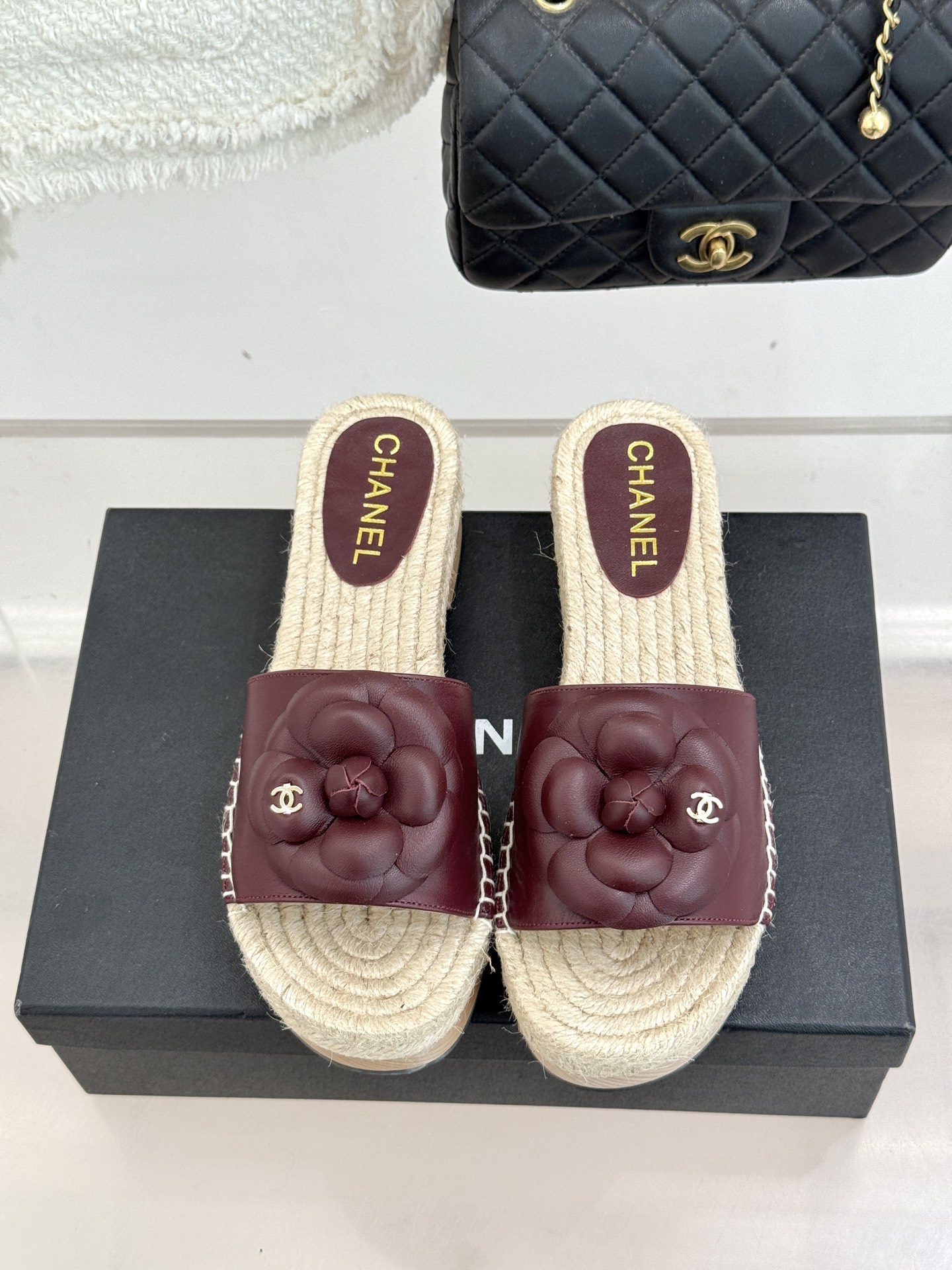 CHANE*｜小香经典春夏麻绳山茶花系列厚底拖鞋这一季山茶花系列真的超美😍香奶奶家一贯的优雅名媛气质高级