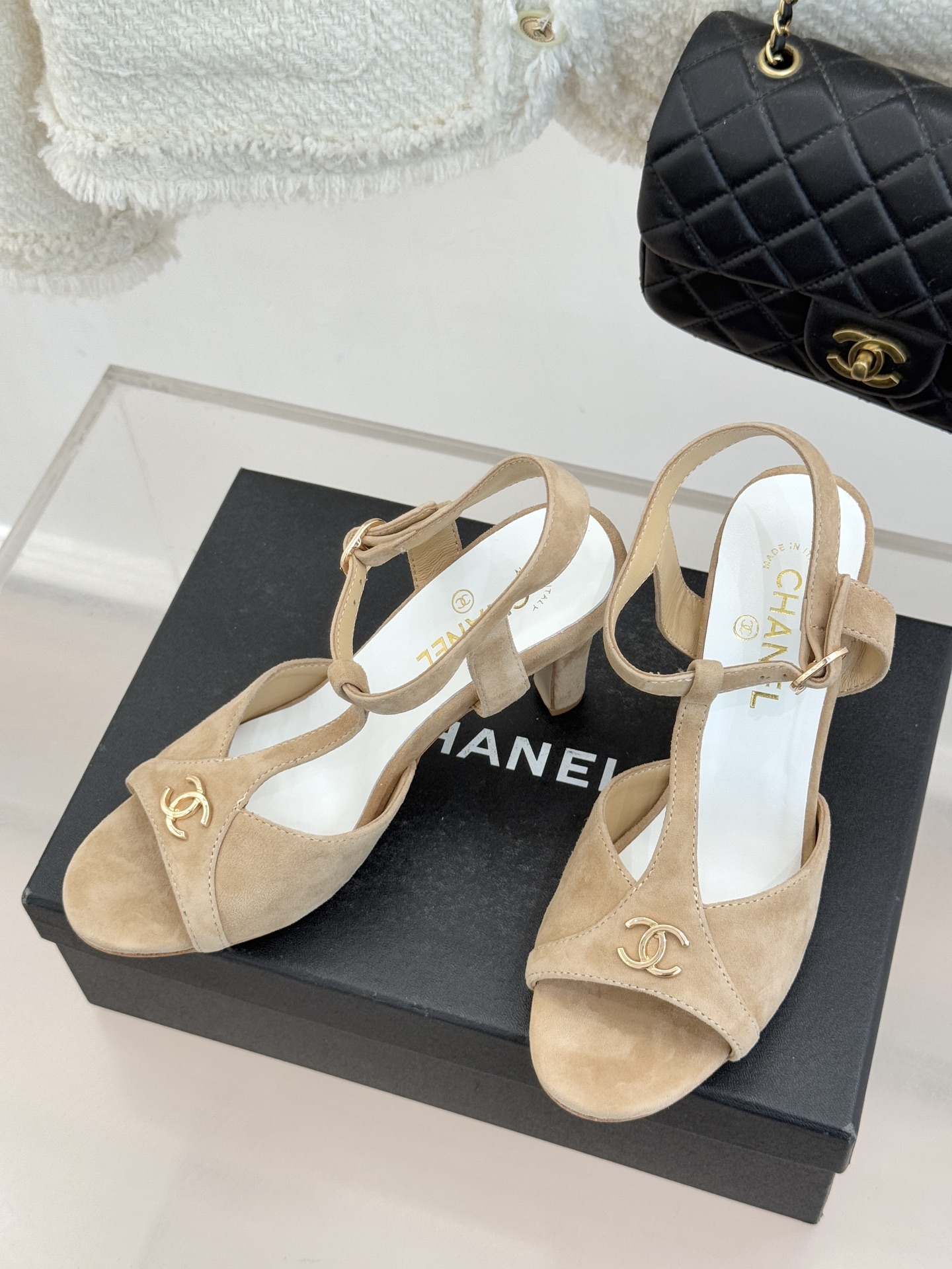 CHANE* ｜小香26P双C鱼嘴T字带高跟凉鞋将法式优雅刻入步履之间经典鱼嘴勾勒含蓄性感T字带利落修饰