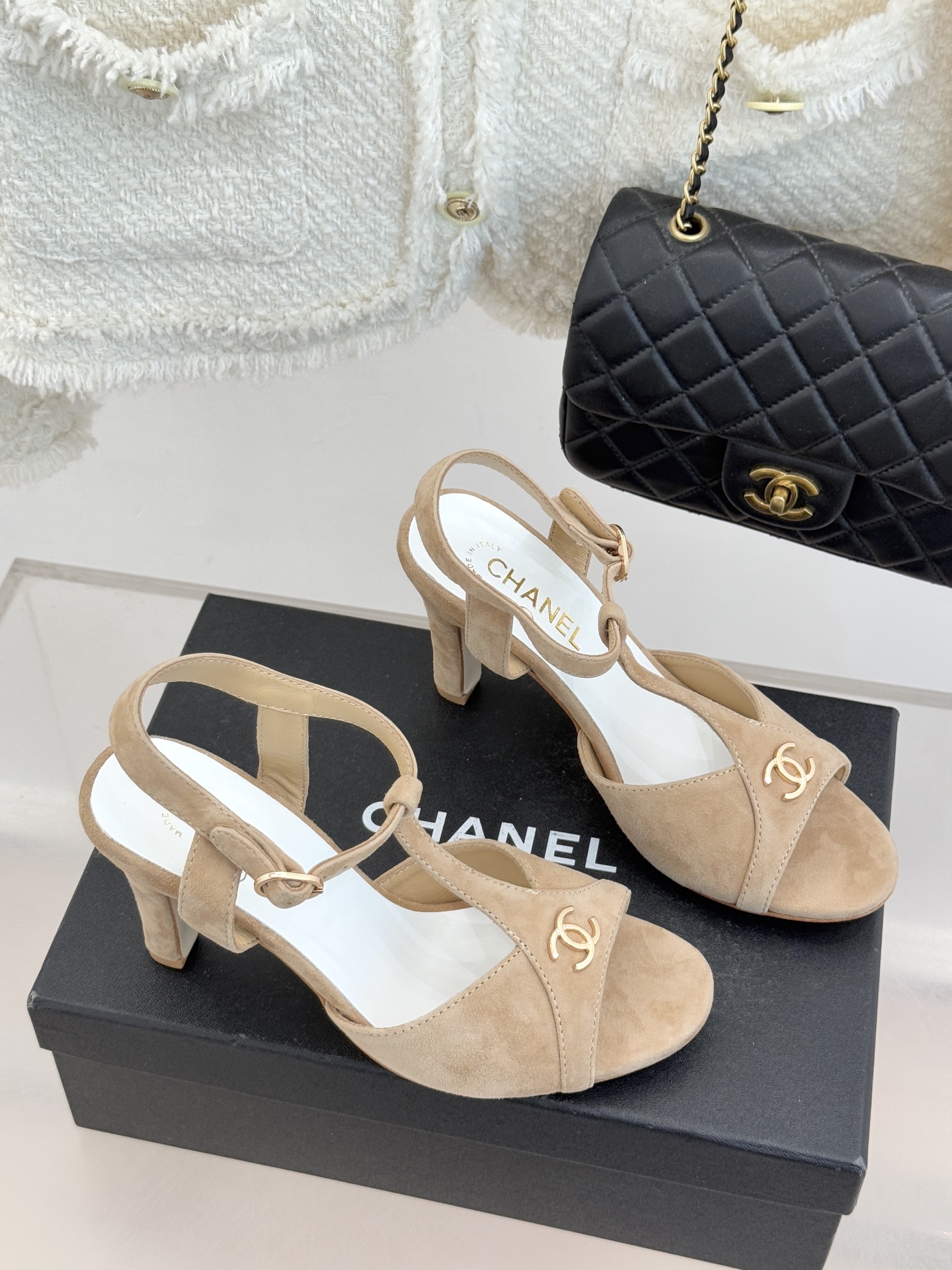 CHANE* ｜小香26P双C鱼嘴T字带高跟凉鞋将法式优雅刻入步履之间经典鱼嘴勾勒含蓄性感T字带利落修饰