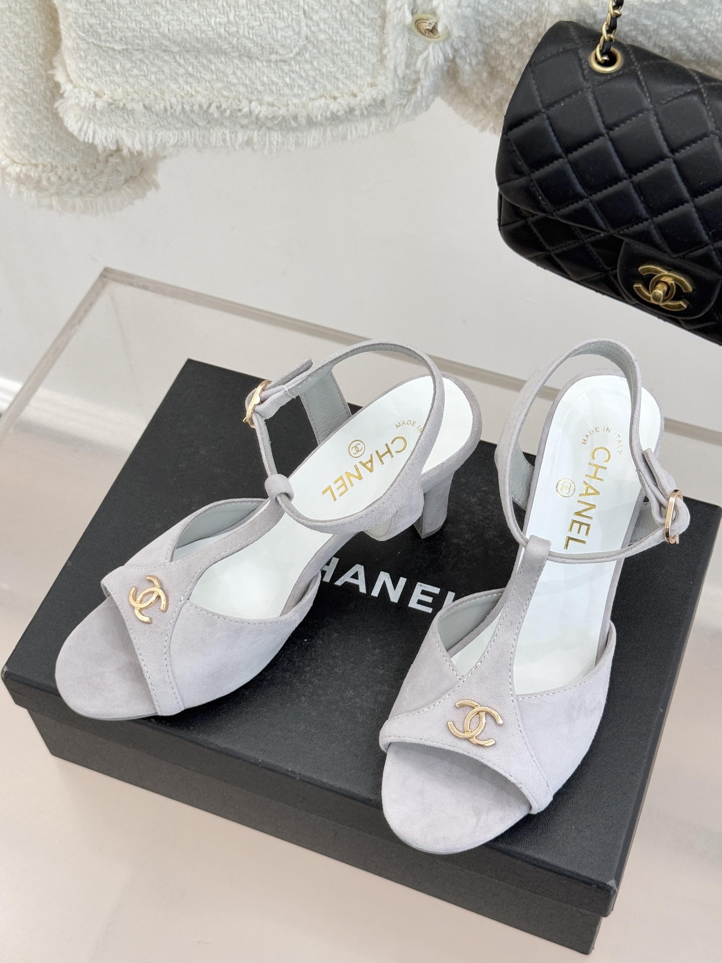 CHANE* ｜小香26P双C鱼嘴T字带高跟凉鞋将法式优雅刻入步履之间经典鱼嘴勾勒含蓄性感T字带利落修饰