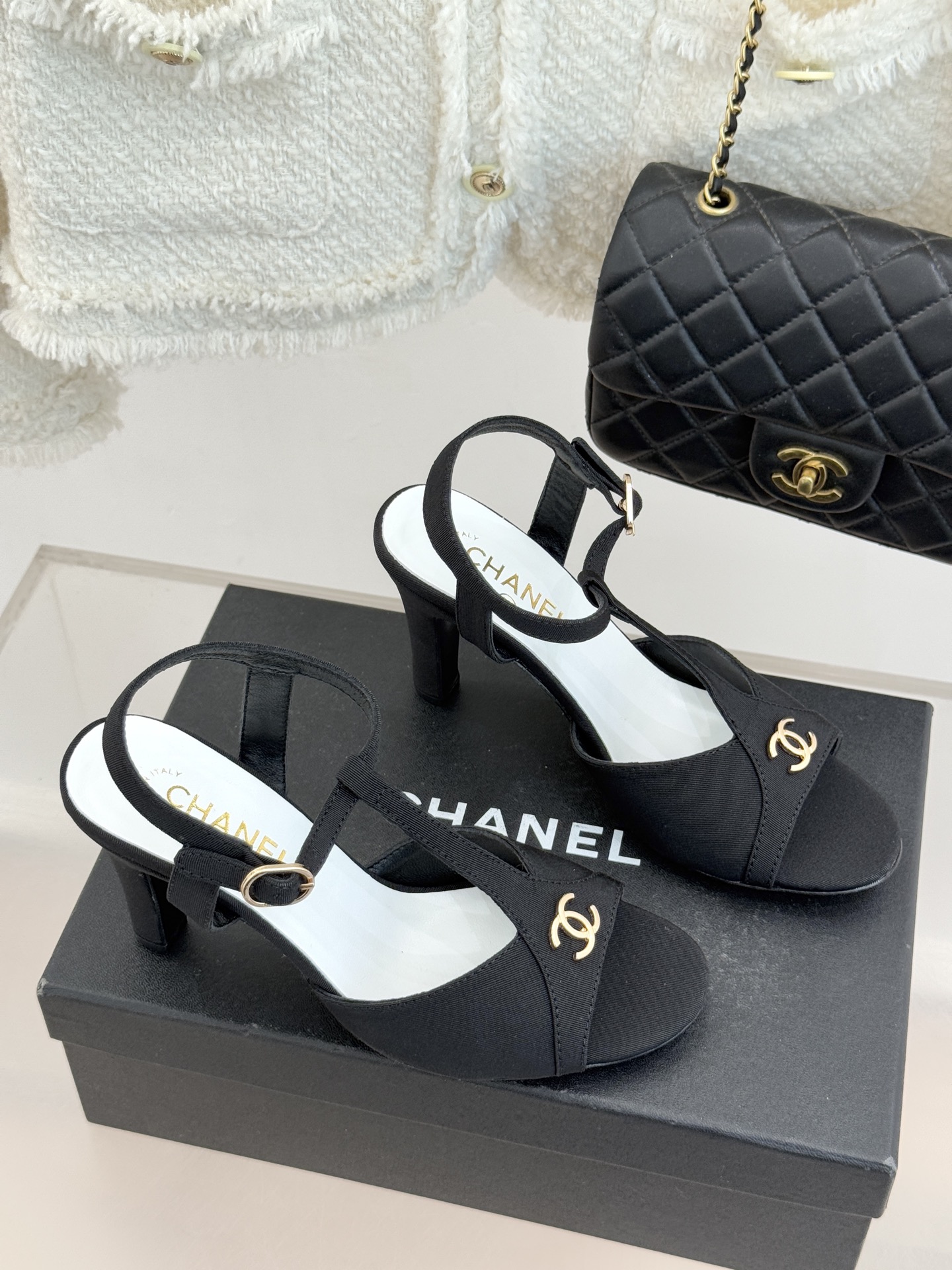 CHANE* ｜小香26P双C鱼嘴T字带高跟凉鞋将法式优雅刻入步履之间经典鱼嘴勾勒含蓄性感T字带利落修饰