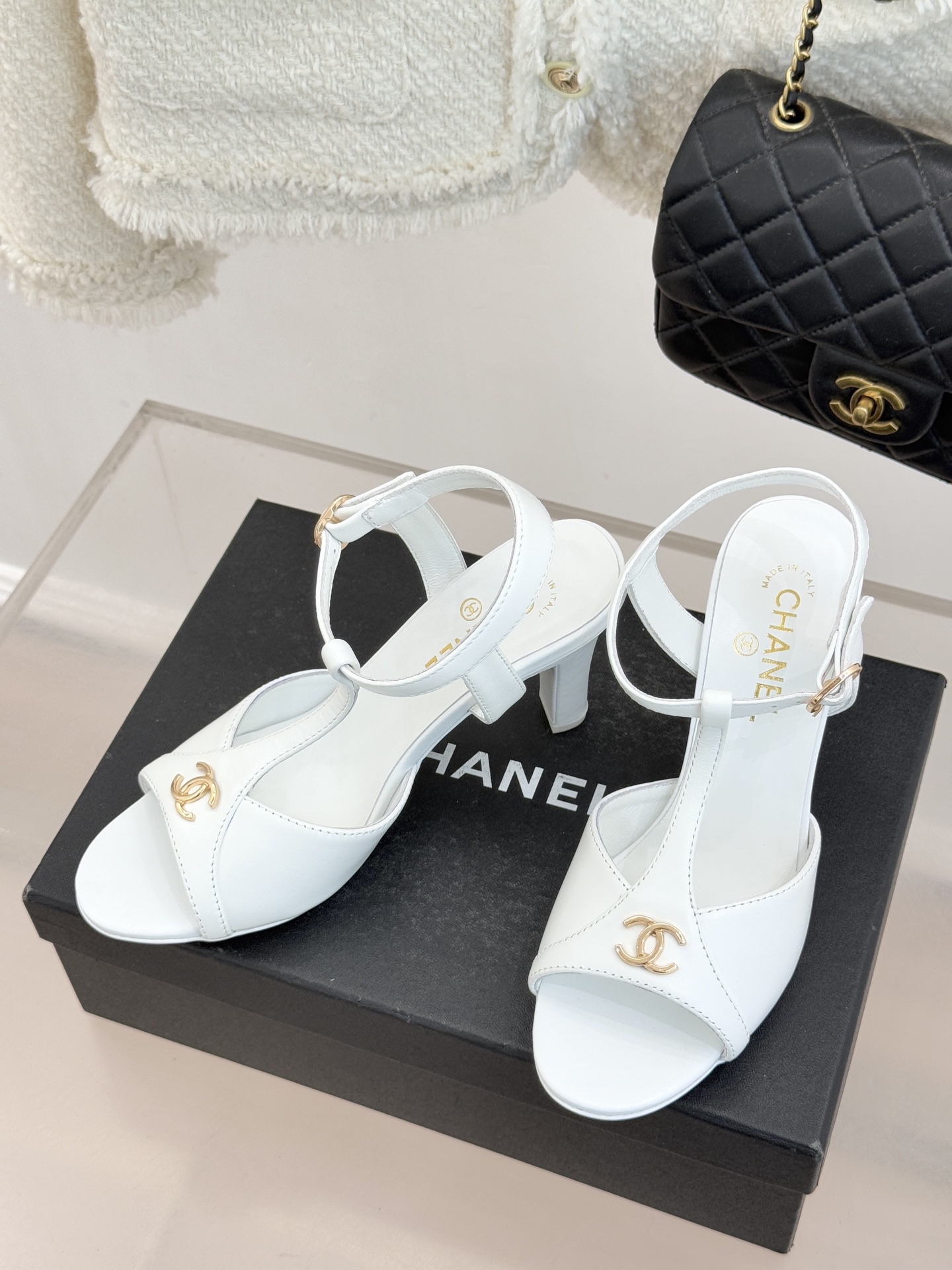 CHANE* ｜小香26P双C鱼嘴T字带高跟凉鞋将法式优雅刻入步履之间经典鱼嘴勾勒含蓄性感T字带利落修饰