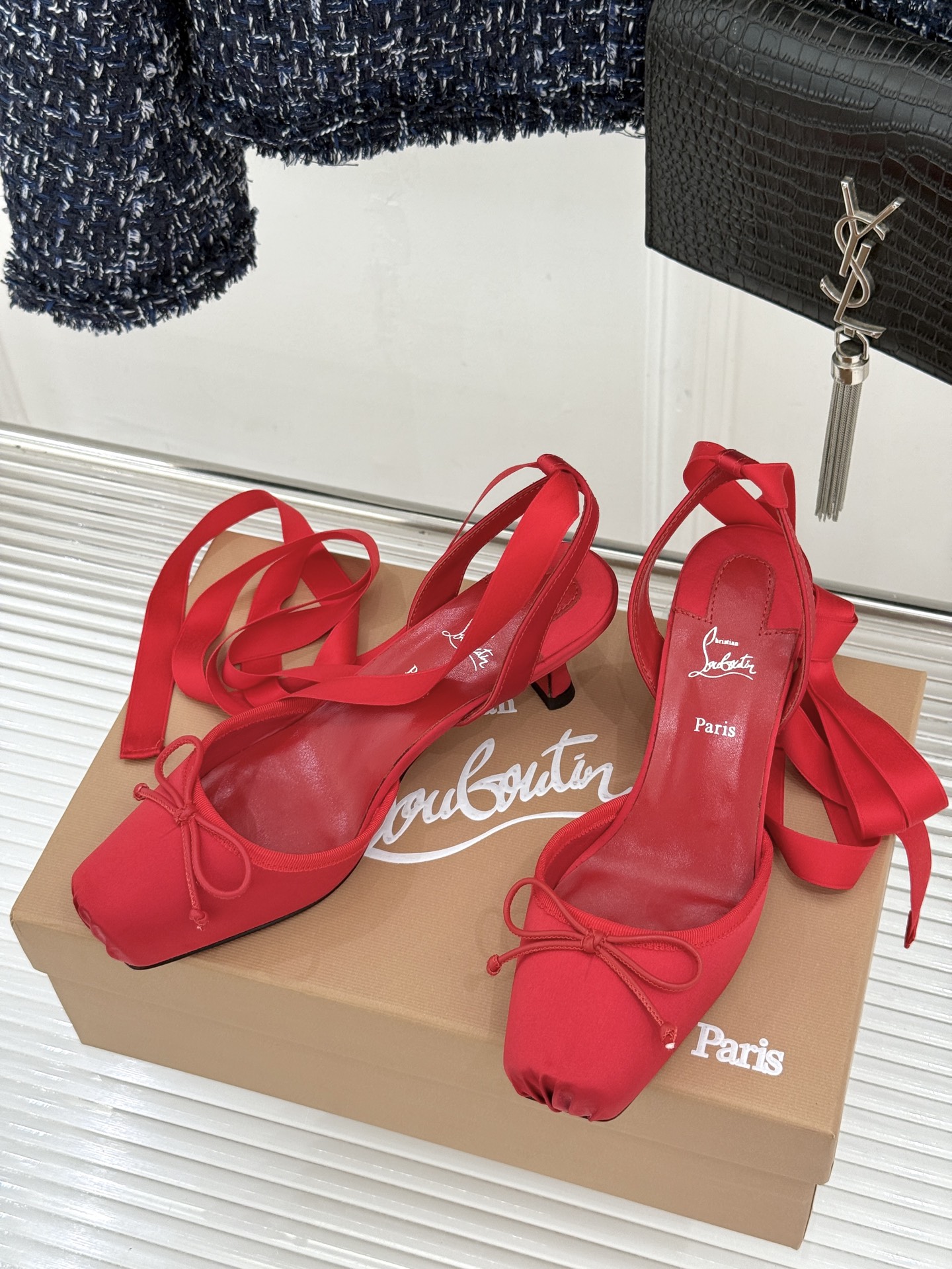 ChristinLouboutin/CL25WF新品猪鼻子蝴蝶结高跟凉鞋在时尚的舞台上CL始终是璀璨的明