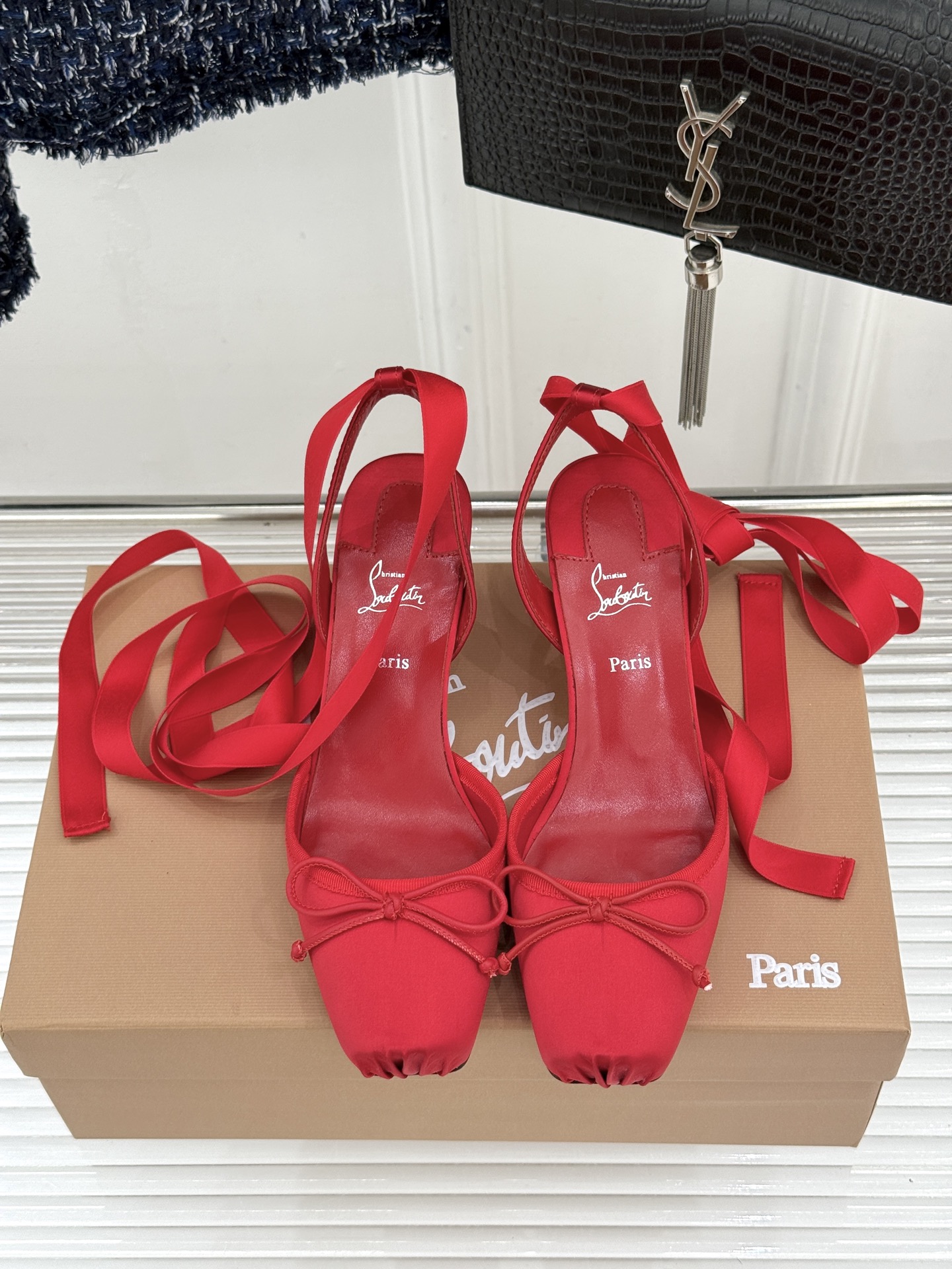 ChristinLouboutin/CL25WF新品猪鼻子蝴蝶结高跟凉鞋在时尚的舞台上CL始终是璀璨的明