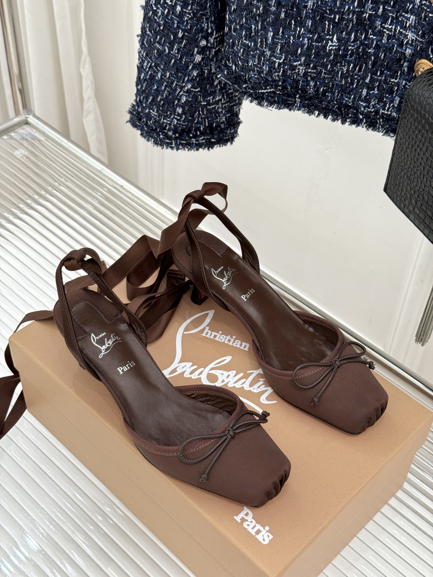 ChristinLouboutin/CL25WF新品猪鼻子蝴蝶结高跟凉鞋在时尚的舞台上CL始终是璀璨的明