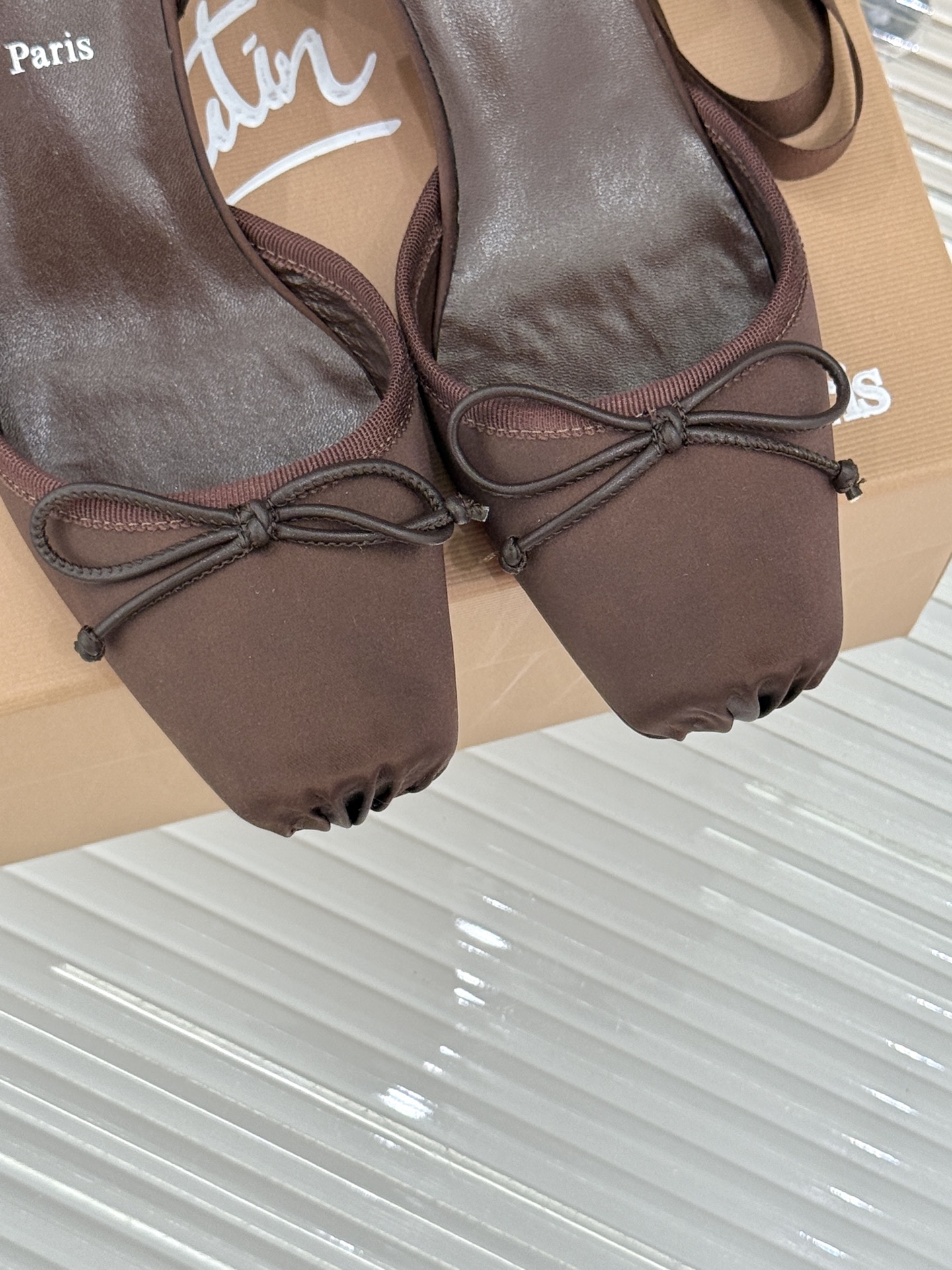 ChristinLouboutin/CL25WF新品猪鼻子蝴蝶结高跟凉鞋在时尚的舞台上CL始终是璀璨的明