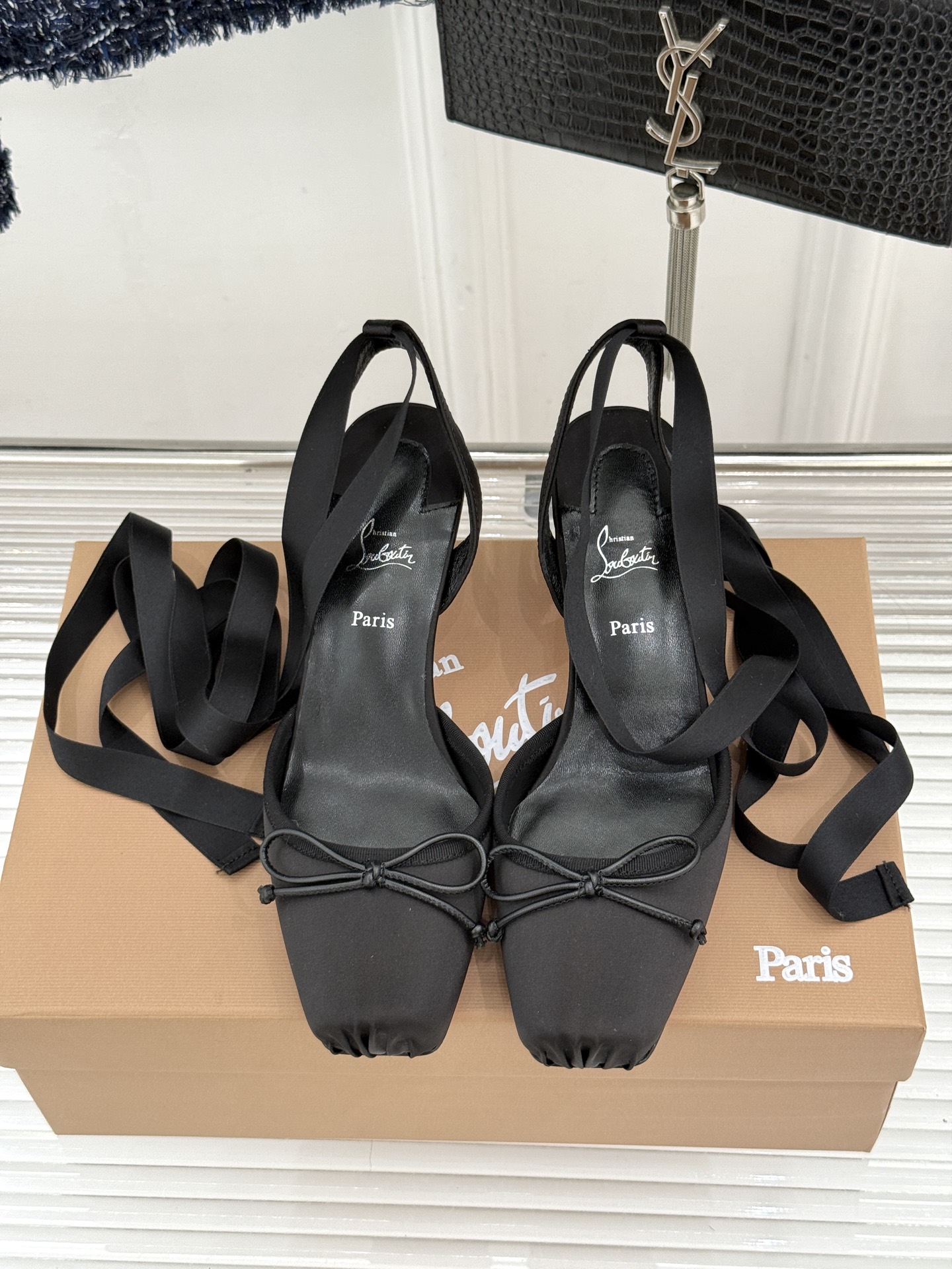 ChristinLouboutin/CL25WF新品猪鼻子蝴蝶结高跟凉鞋在时尚的舞台上CL始终是璀璨的明