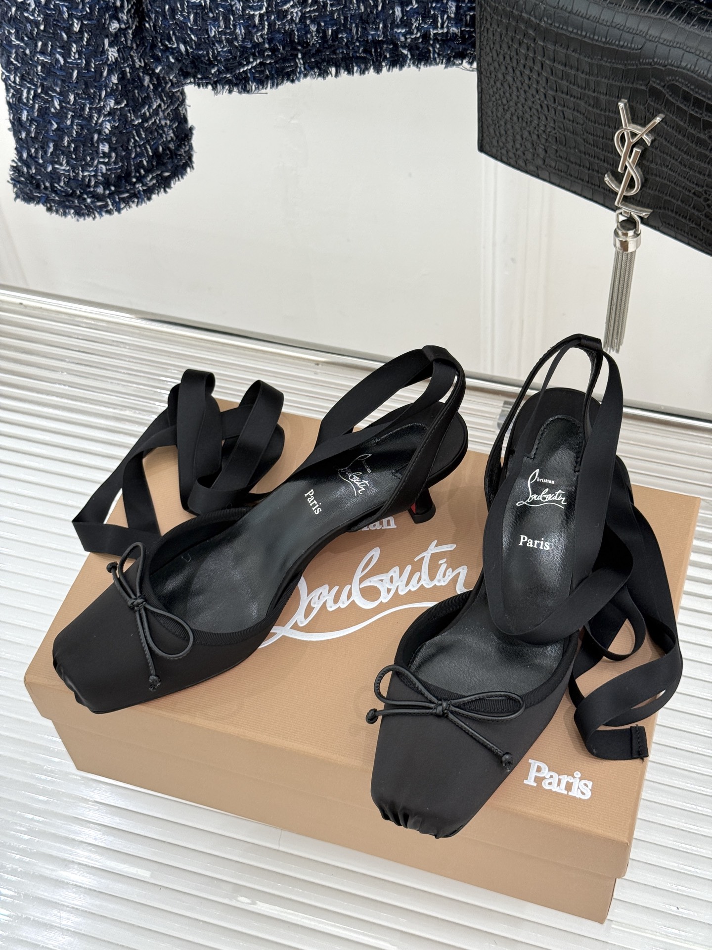 ChristinLouboutin/CL25WF新品猪鼻子蝴蝶结高跟凉鞋在时尚的舞台上CL始终是璀璨的明