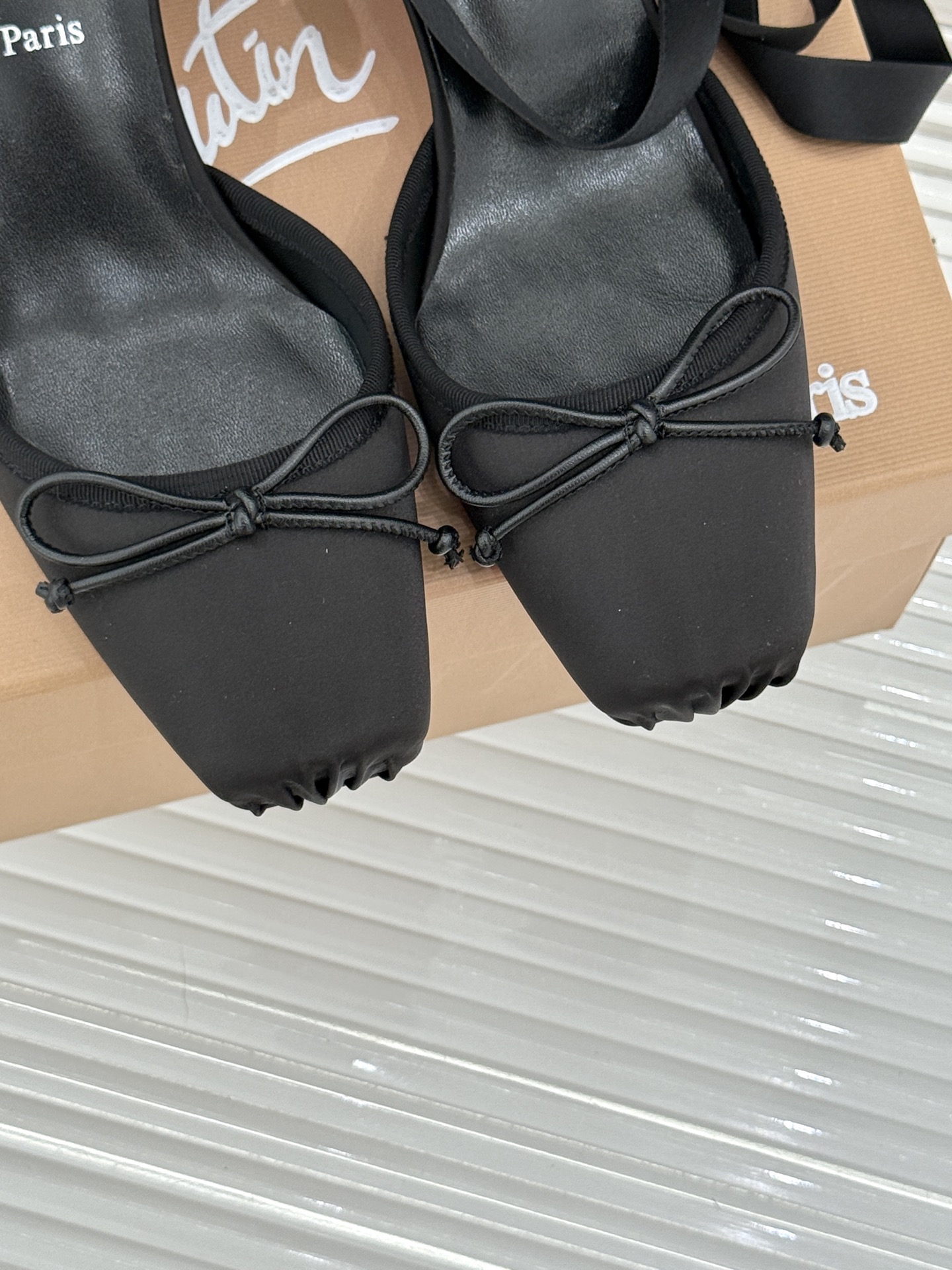 ChristinLouboutin/CL25WF新品猪鼻子蝴蝶结高跟凉鞋在时尚的舞台上CL始终是璀璨的明