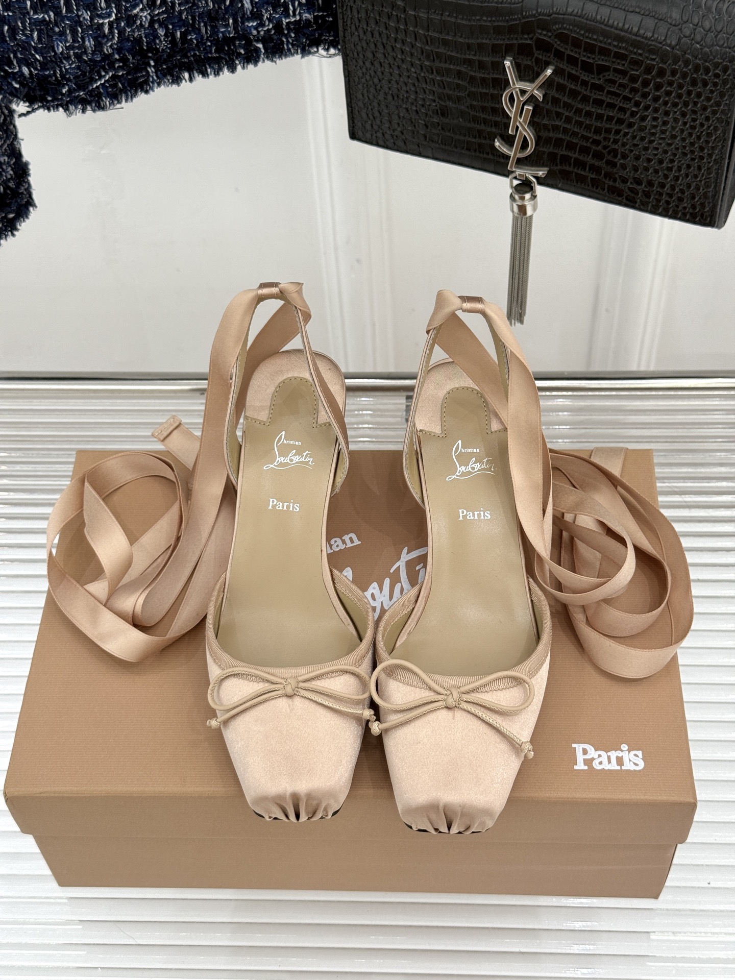 ChristinLouboutin/CL25WF新品猪鼻子蝴蝶结高跟凉鞋在时尚的舞台上CL始终是璀璨的明