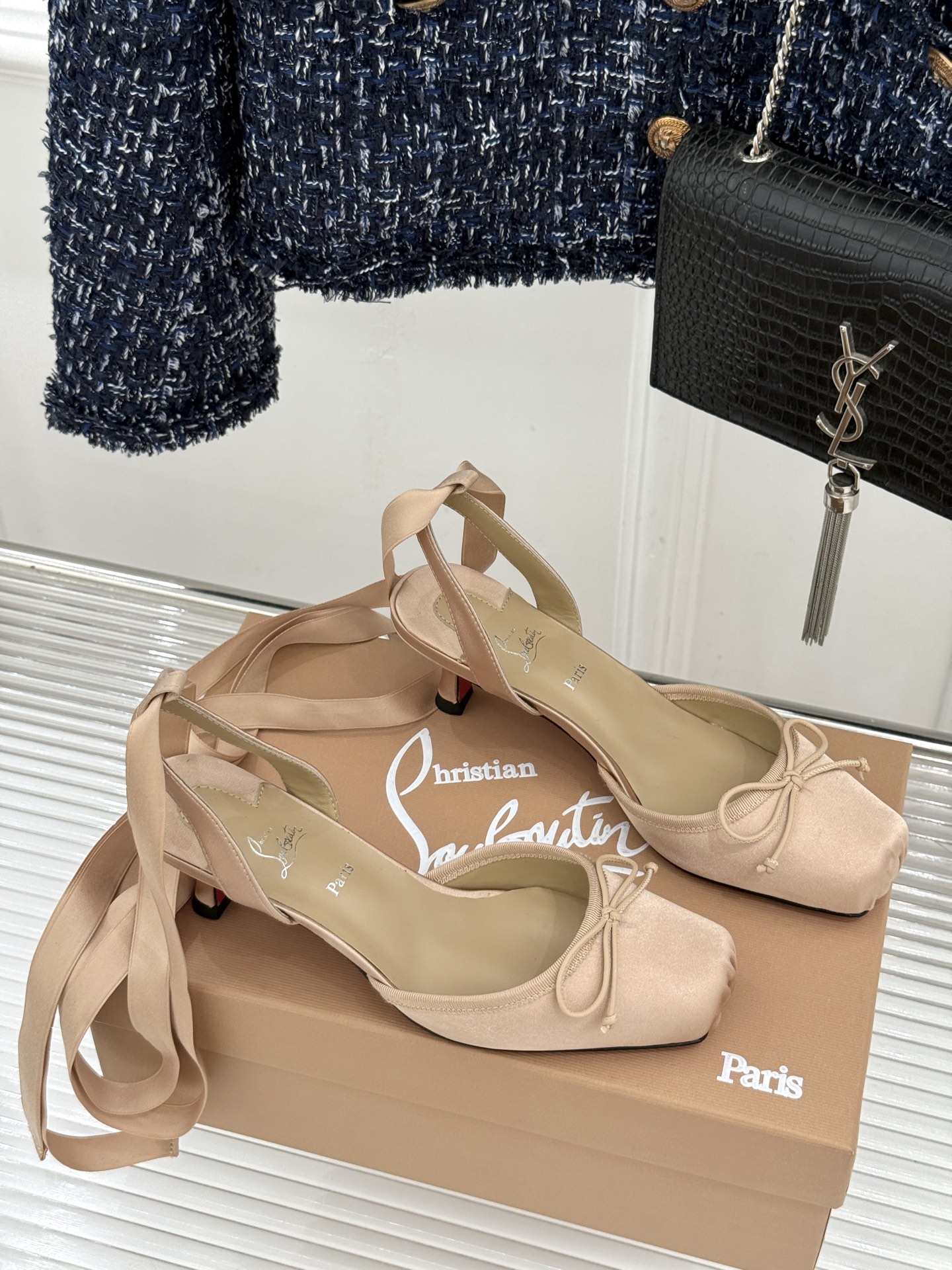 ChristinLouboutin/CL25WF新品猪鼻子蝴蝶结高跟凉鞋在时尚的舞台上CL始终是璀璨的明