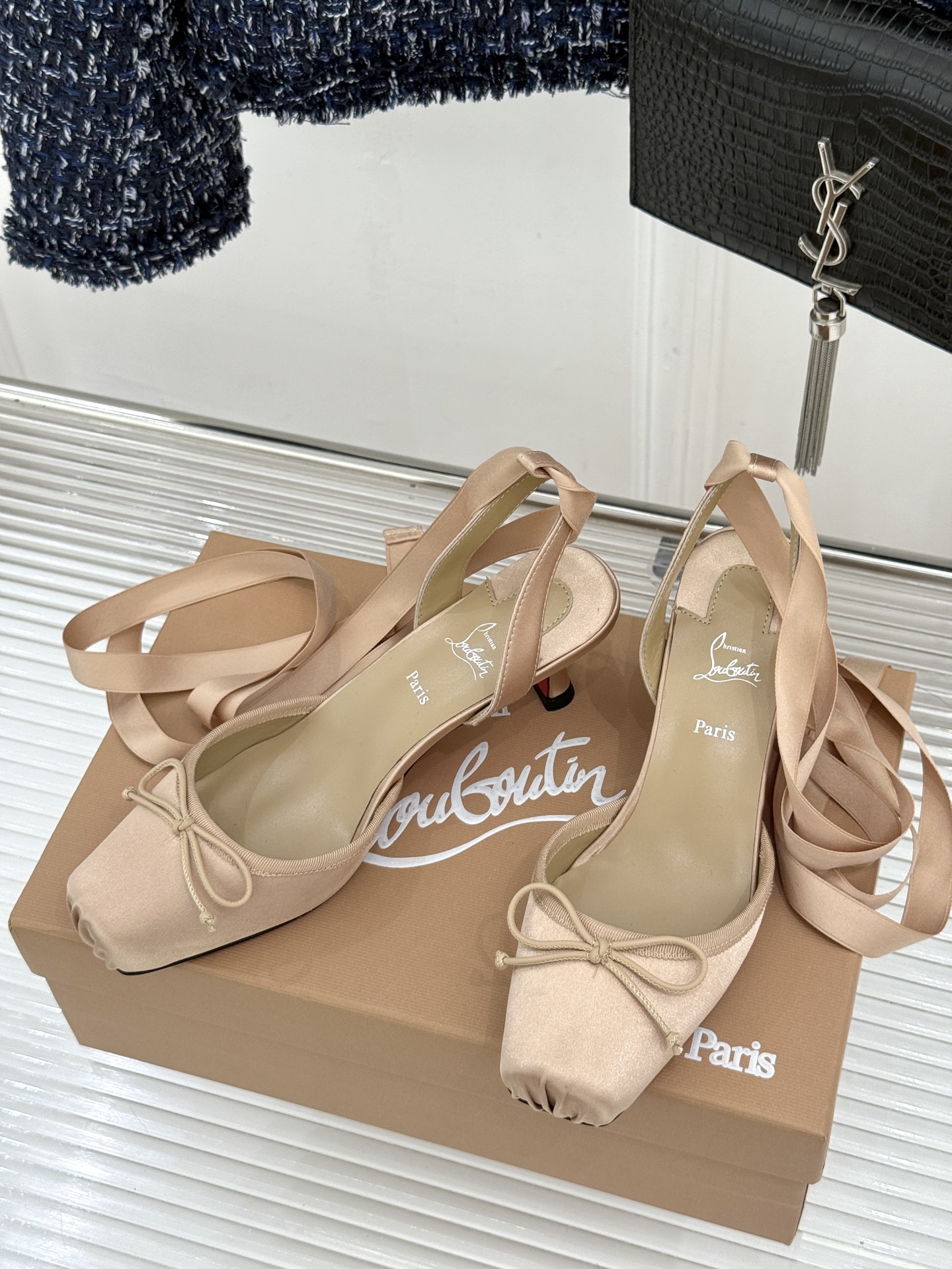 ChristinLouboutin/CL25WF新品猪鼻子蝴蝶结高跟凉鞋在时尚的舞台上CL始终是璀璨的明