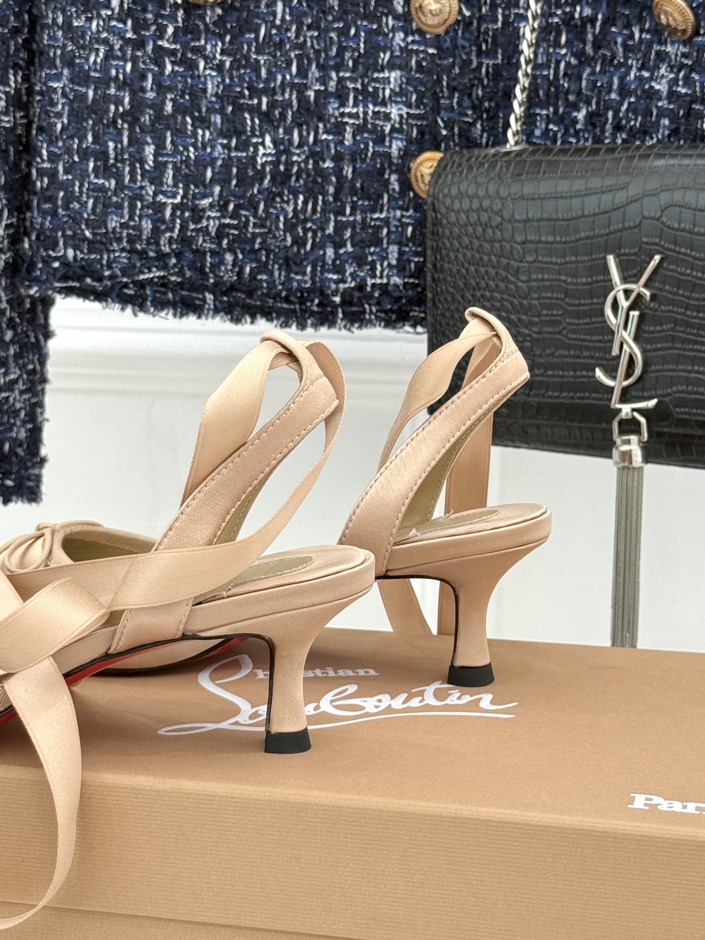 ChristinLouboutin/CL25WF新品猪鼻子蝴蝶结高跟凉鞋在时尚的舞台上CL始终是璀璨的明