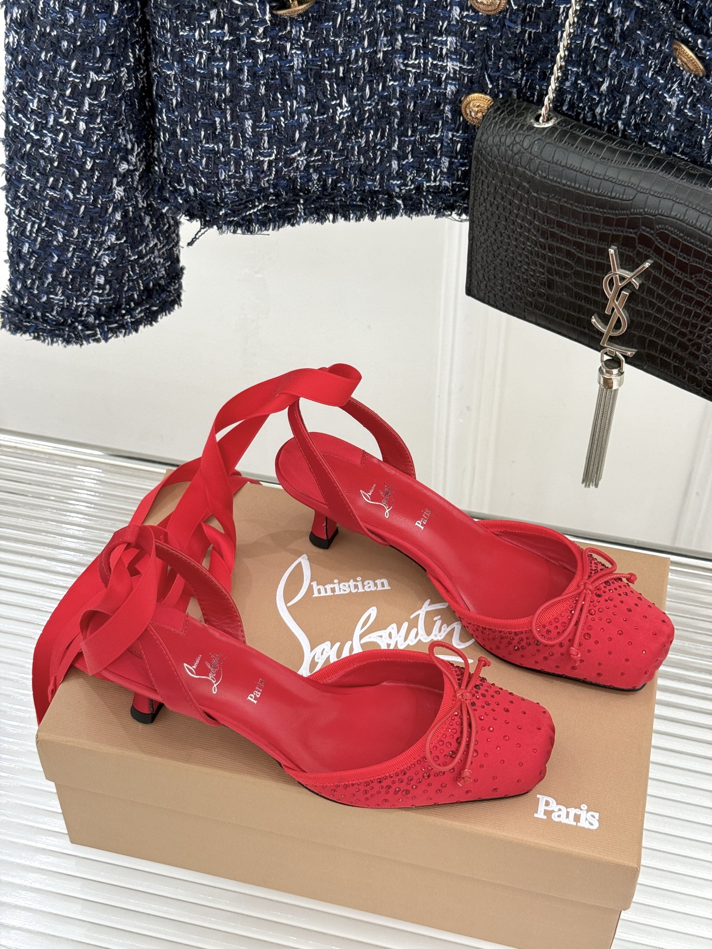 ChristinLouboutin/CL25WF新品猪鼻子蝴蝶结高跟凉鞋在时尚的舞台上CL始终是璀璨的明