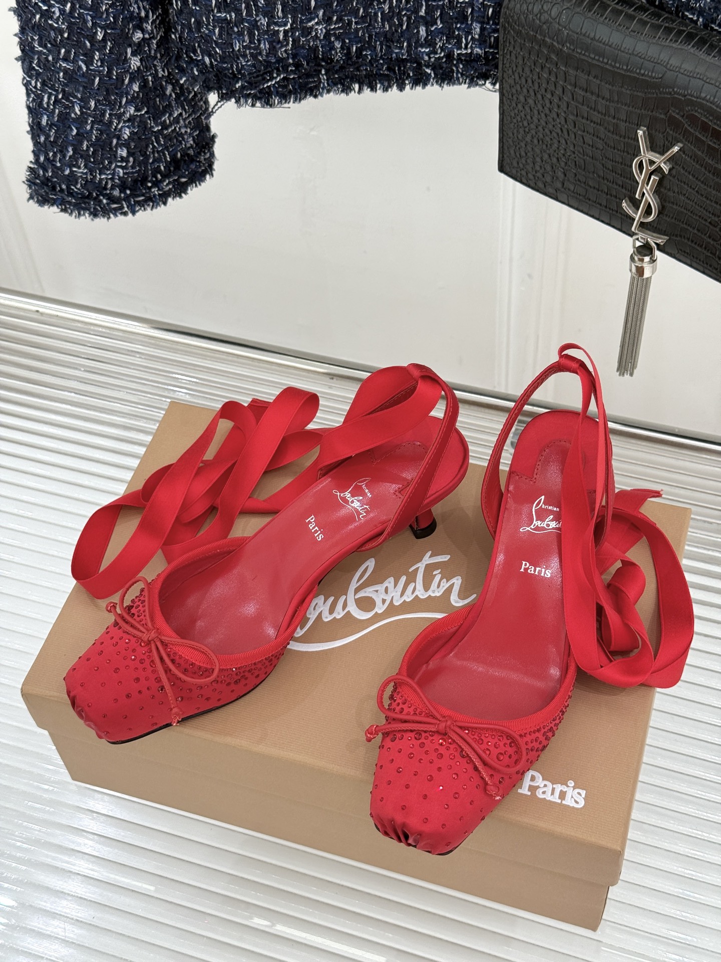 ChristinLouboutin/CL25WF新品猪鼻子蝴蝶结高跟凉鞋在时尚的舞台上CL始终是璀璨的明